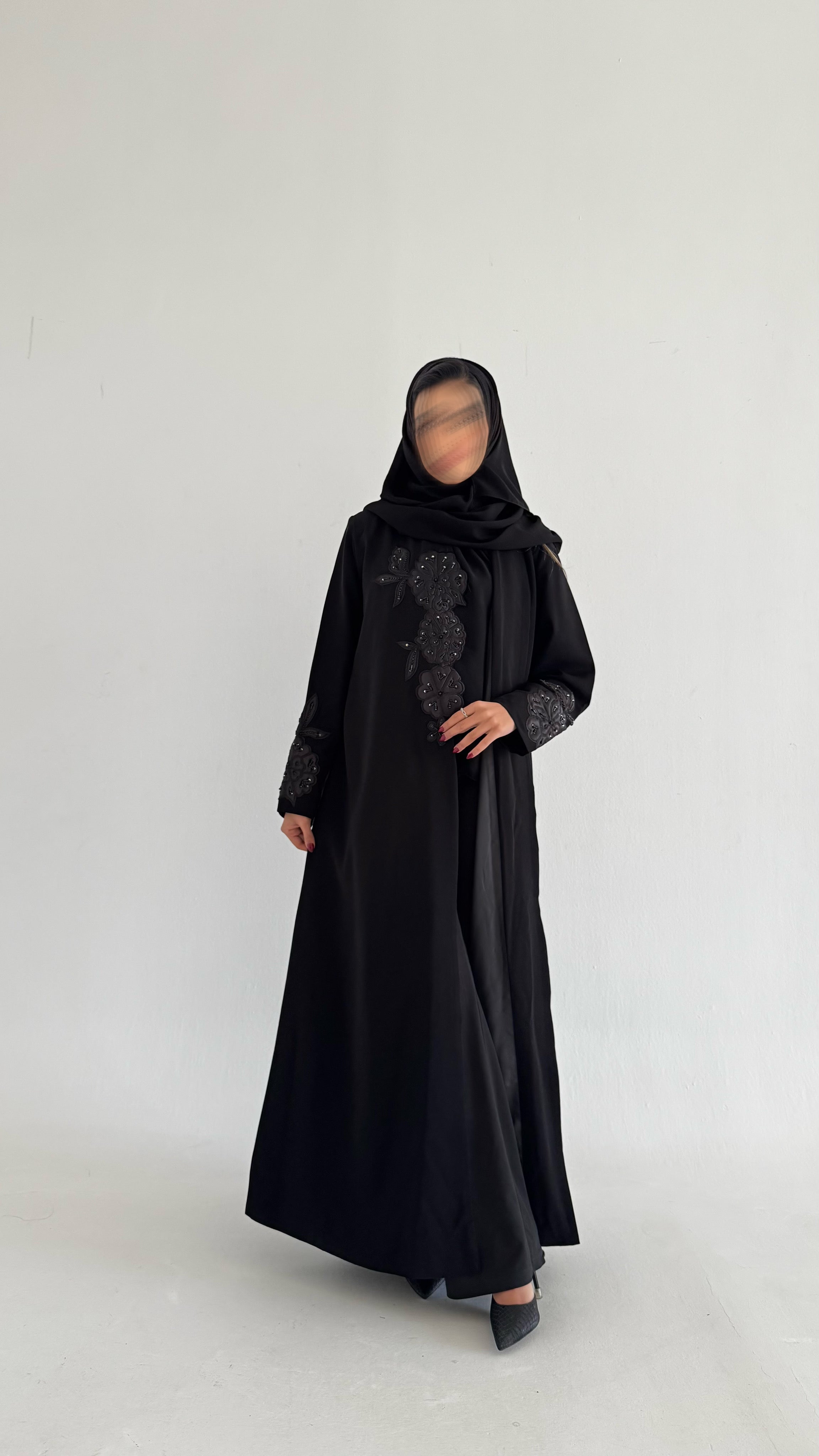 MW1792 - عباية كوبرا شغل يدوي مع وردة بارز تطريز - Aya
