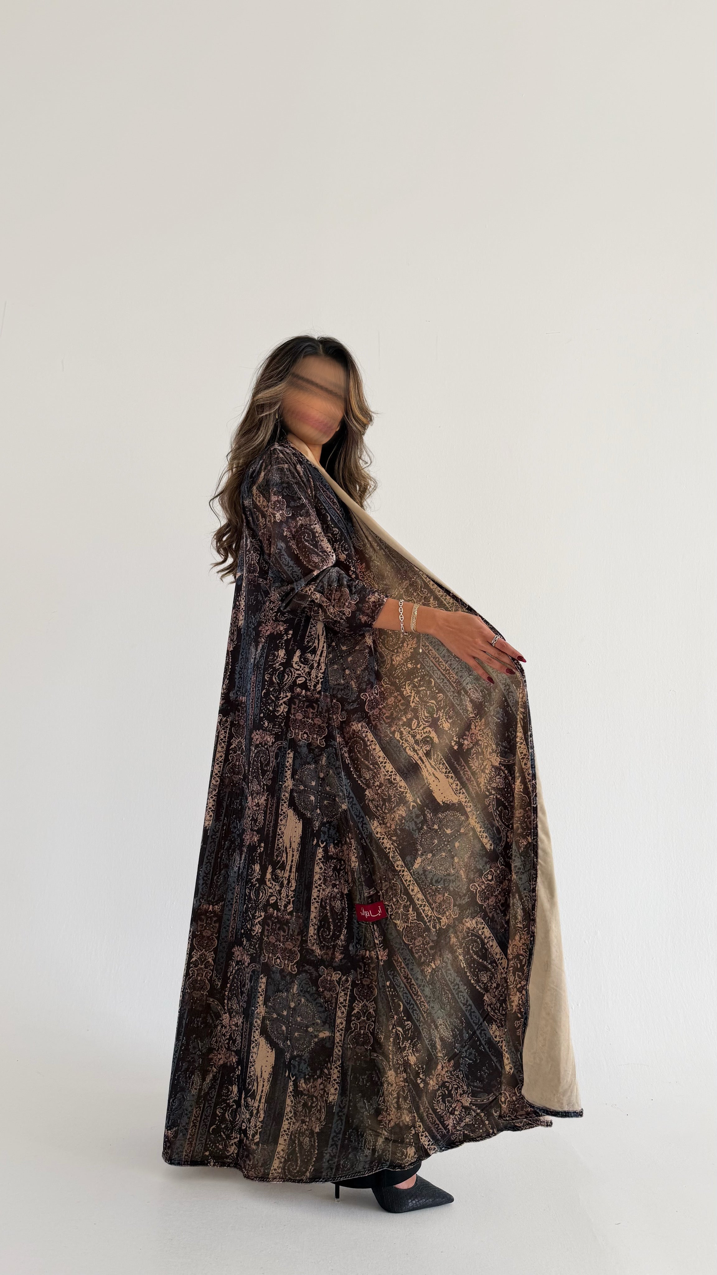 MW645 - Light Crepe Standing with Jacquard Half-Cloche