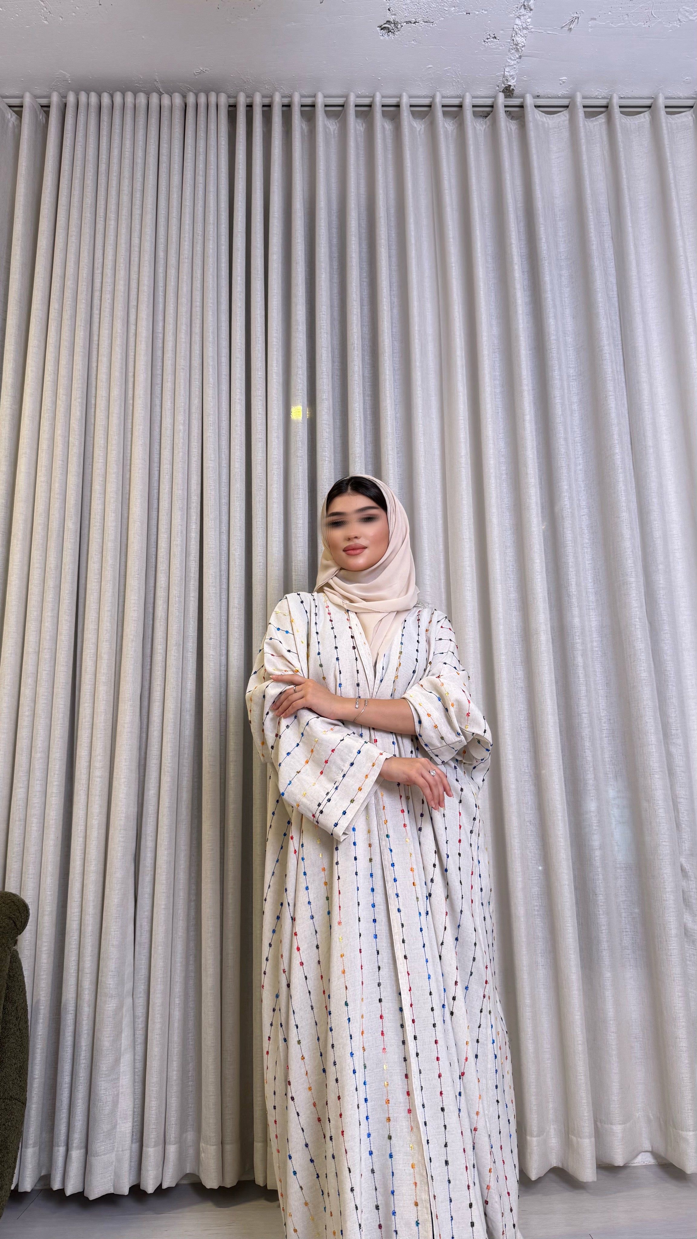 MW1529 - عباية لينن منقط ملون - Aya