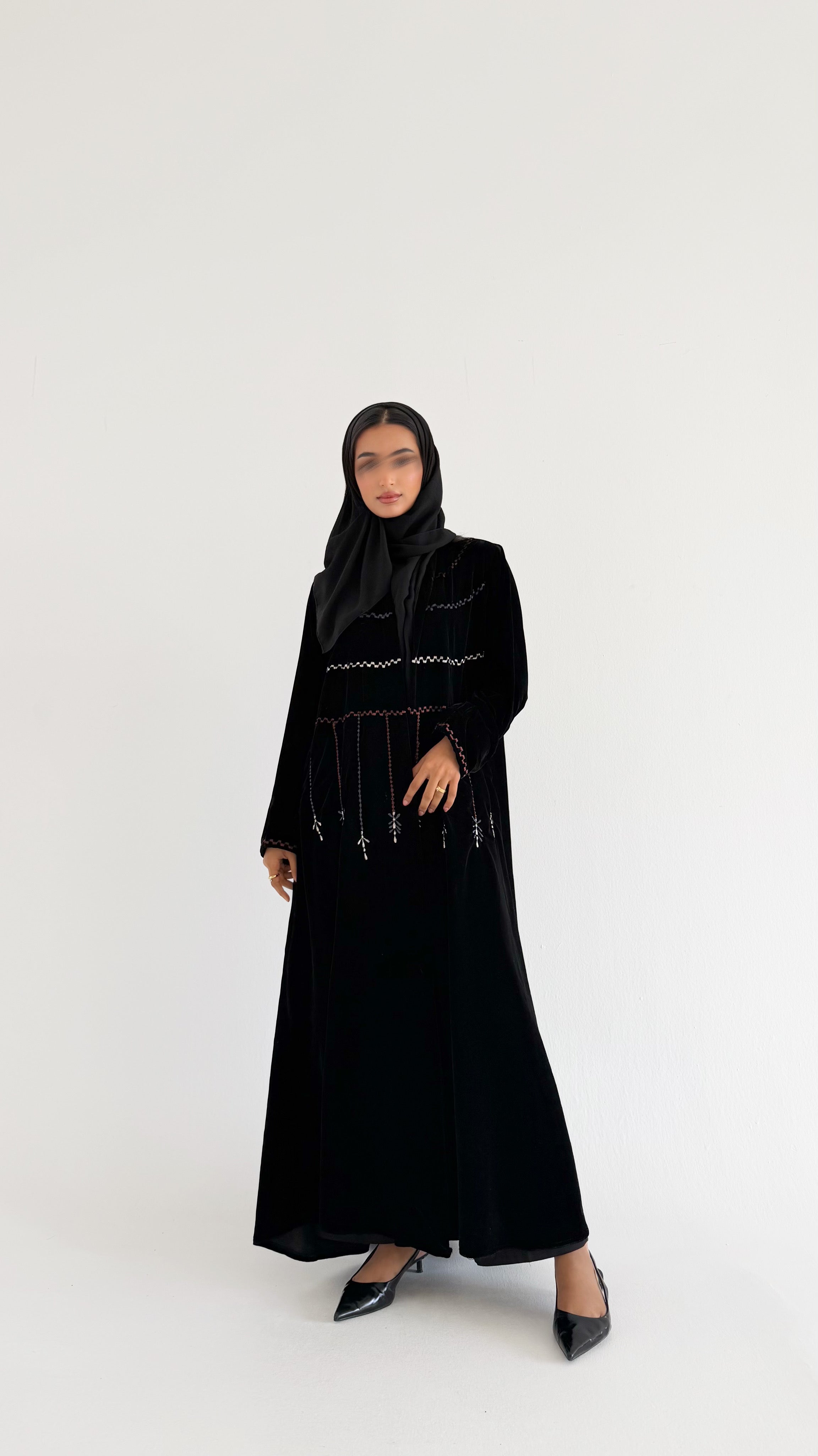 MW645 - Light Crepe Standing with Jacquard Half-Cloche