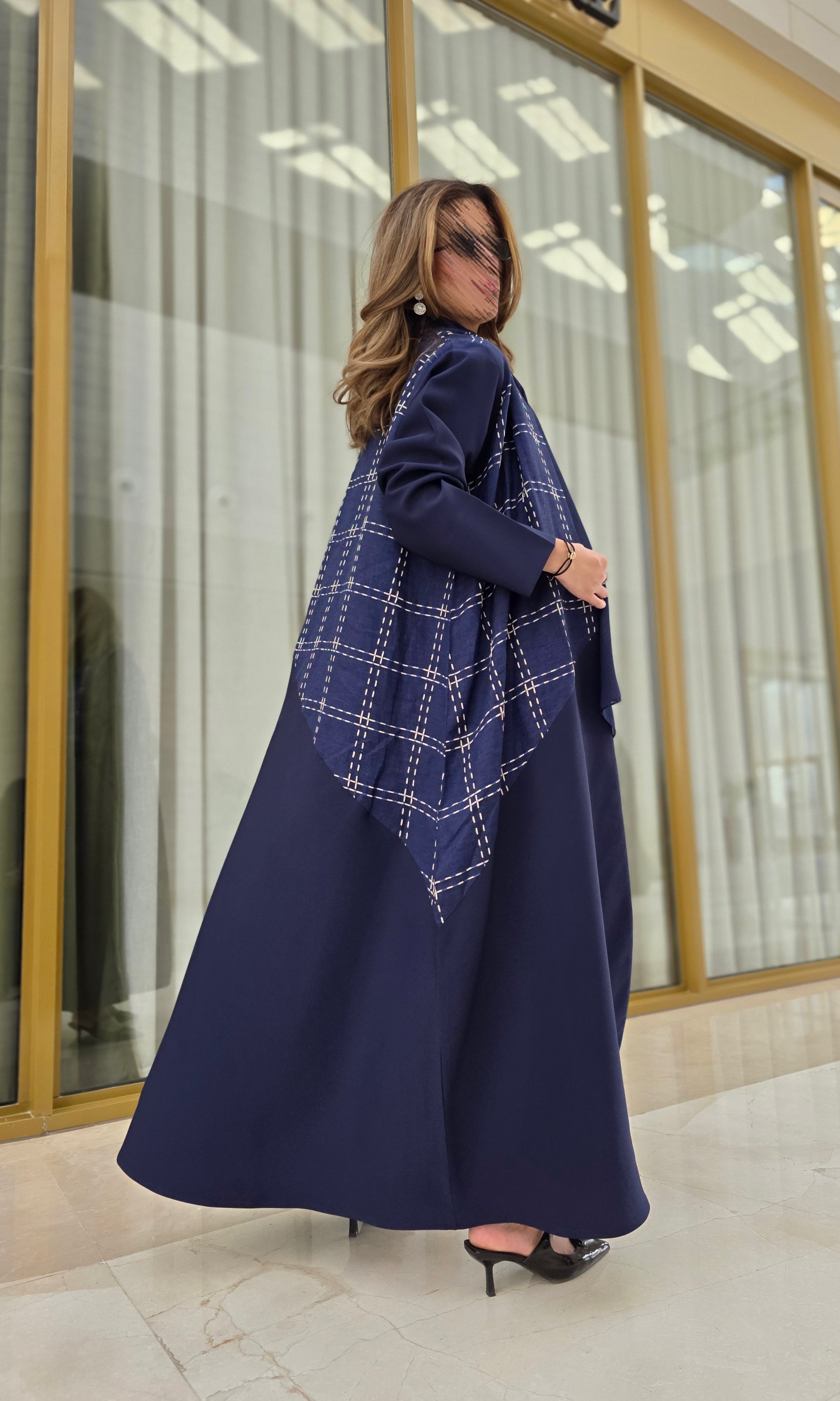 MWT682 - عباية كحلي مع تدخيله - Aya