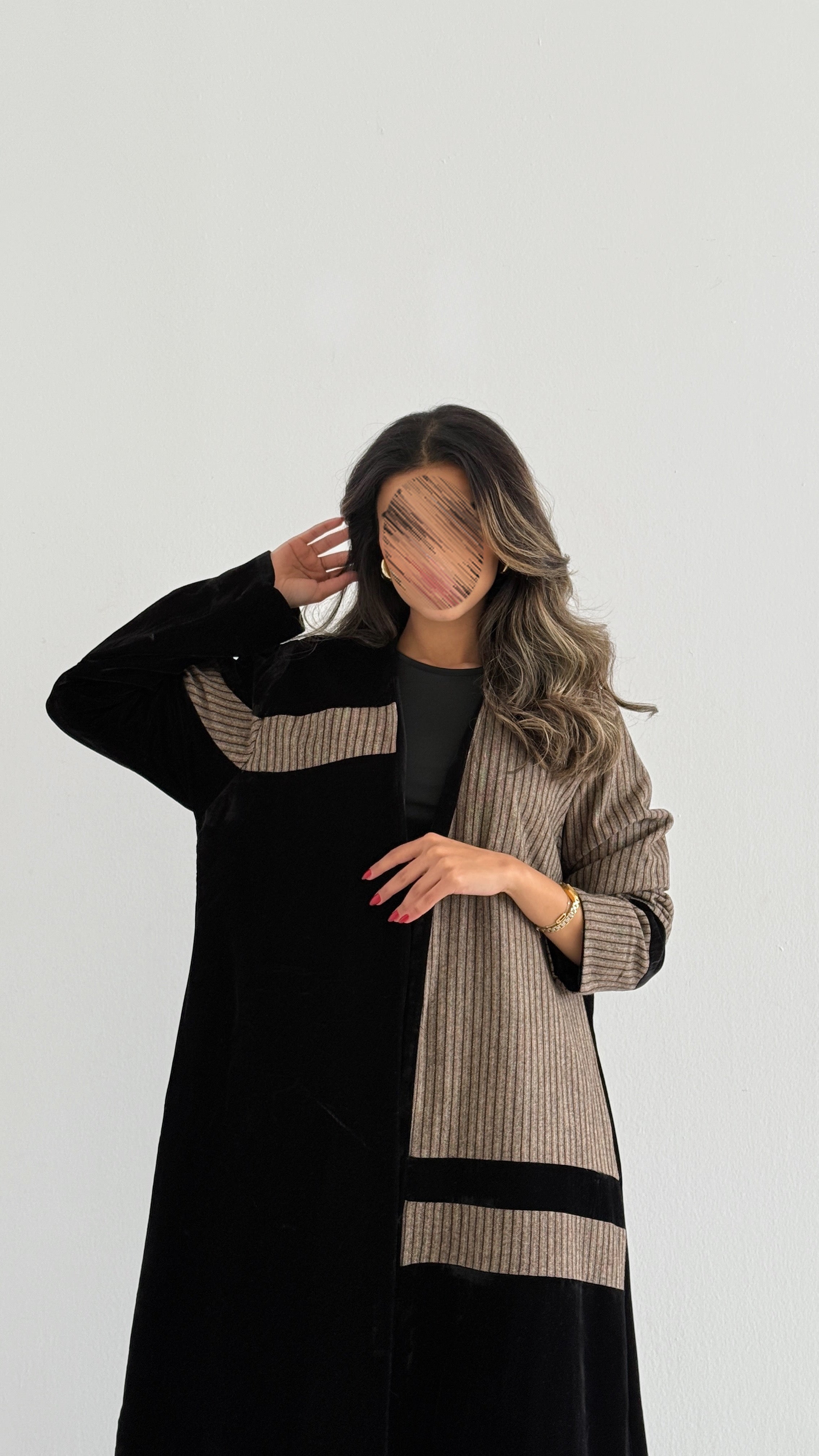 MW645 - Light Crepe Standing with Jacquard Half-Cloche