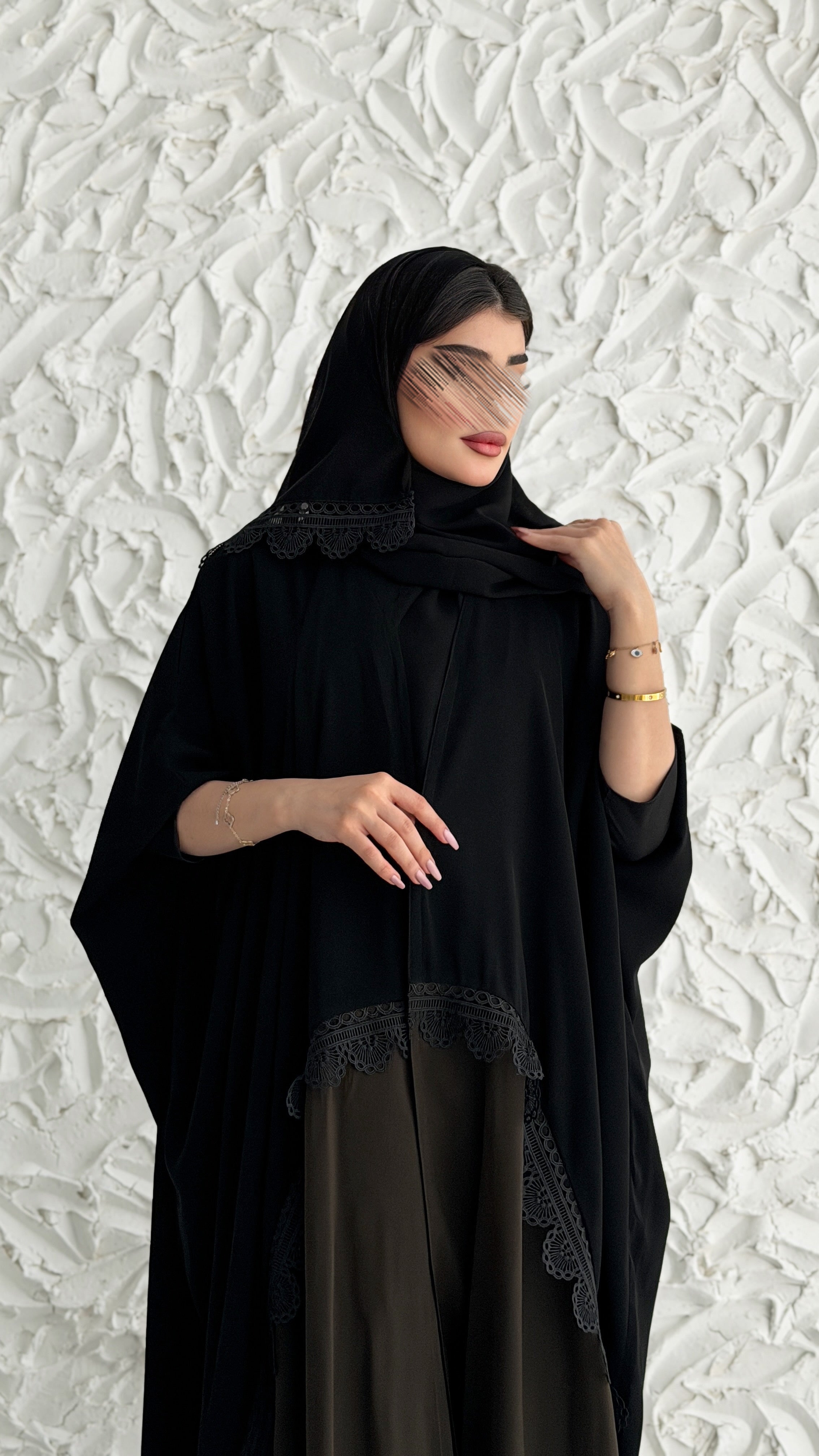 MW2130 - عباية كريب ملكي أنيقة بقصّة نص البشت مع اضافه حرير مغسول عصرية - Aya