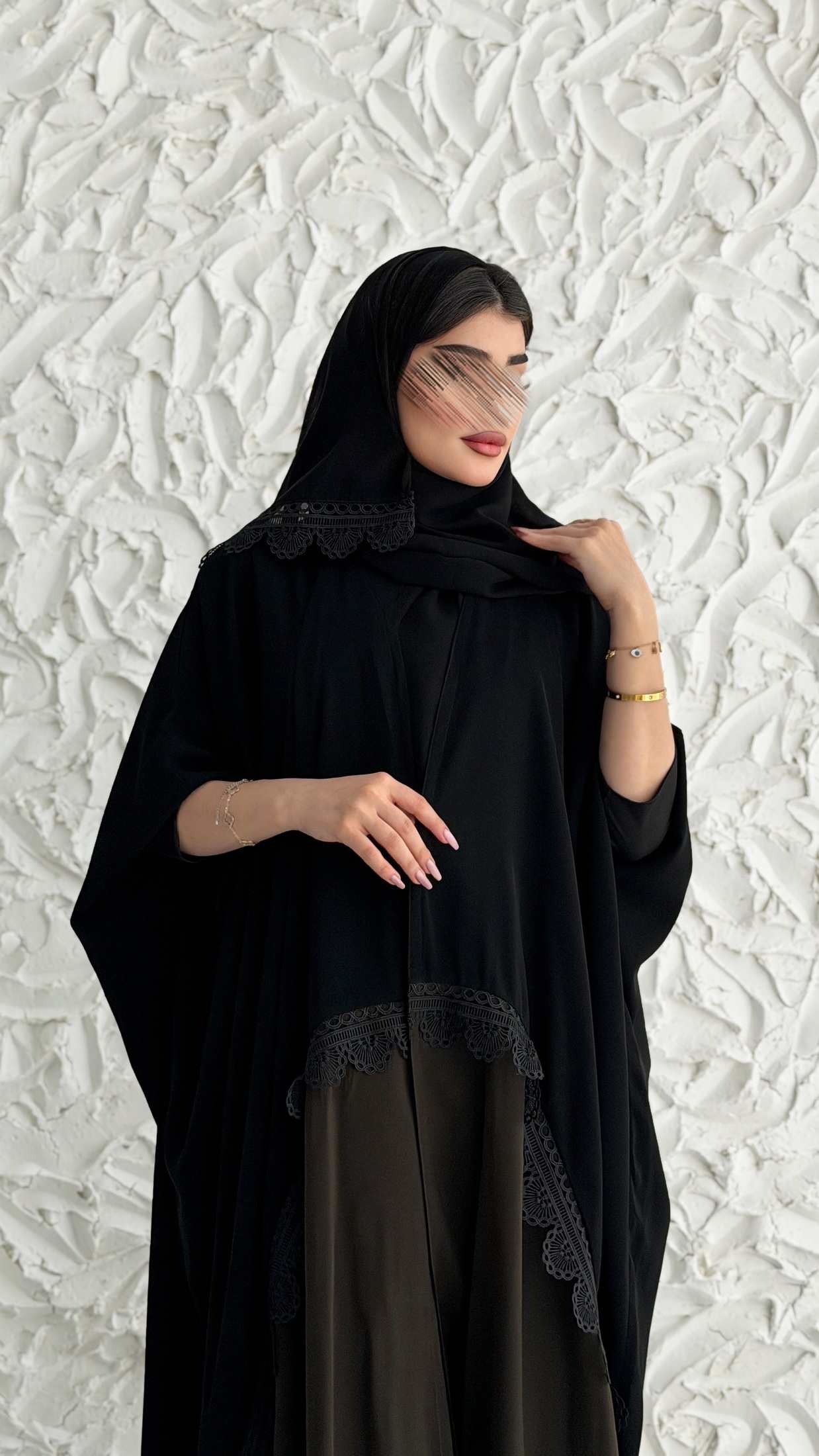 MW2130 - عباية كريب ملكي أنيقة بقصّة نص البشت مع اضافه حرير مغسول عصرية - Aya