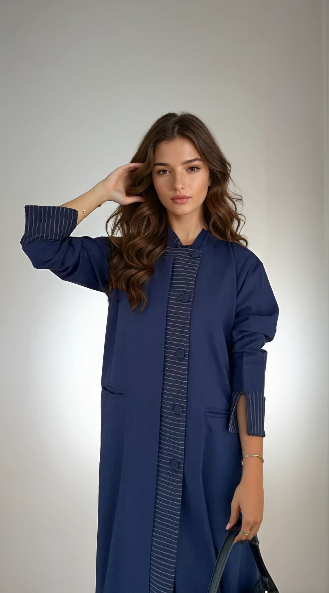 MW645 - Light Crepe Standing with Jacquard Half-Cloche