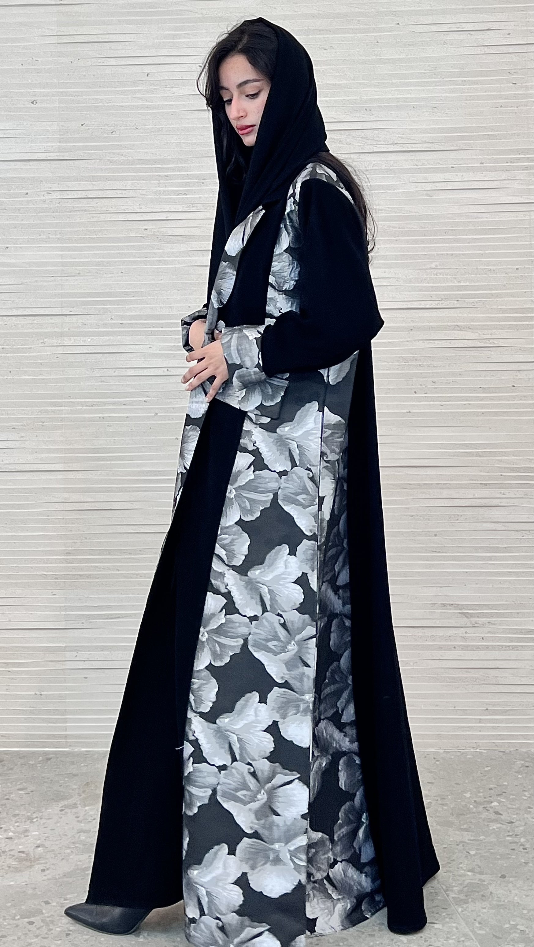 MW1261 - عباية بليزر مع جاكار مورد - Aya