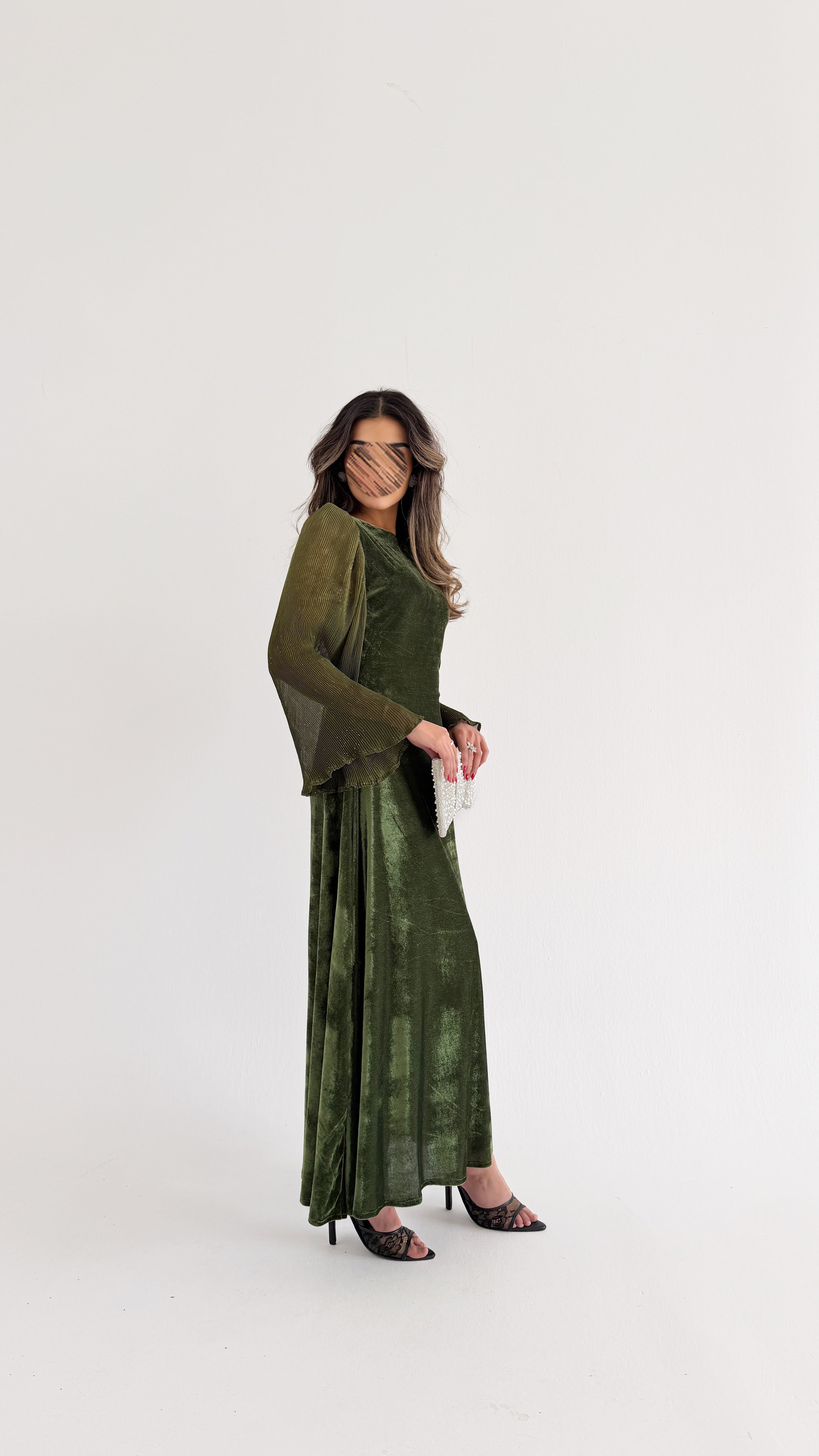 MWJ009 - جلابية مخمل راقية بتفاصيل شيفون أومبري فاخرة على الأكمام - Aya