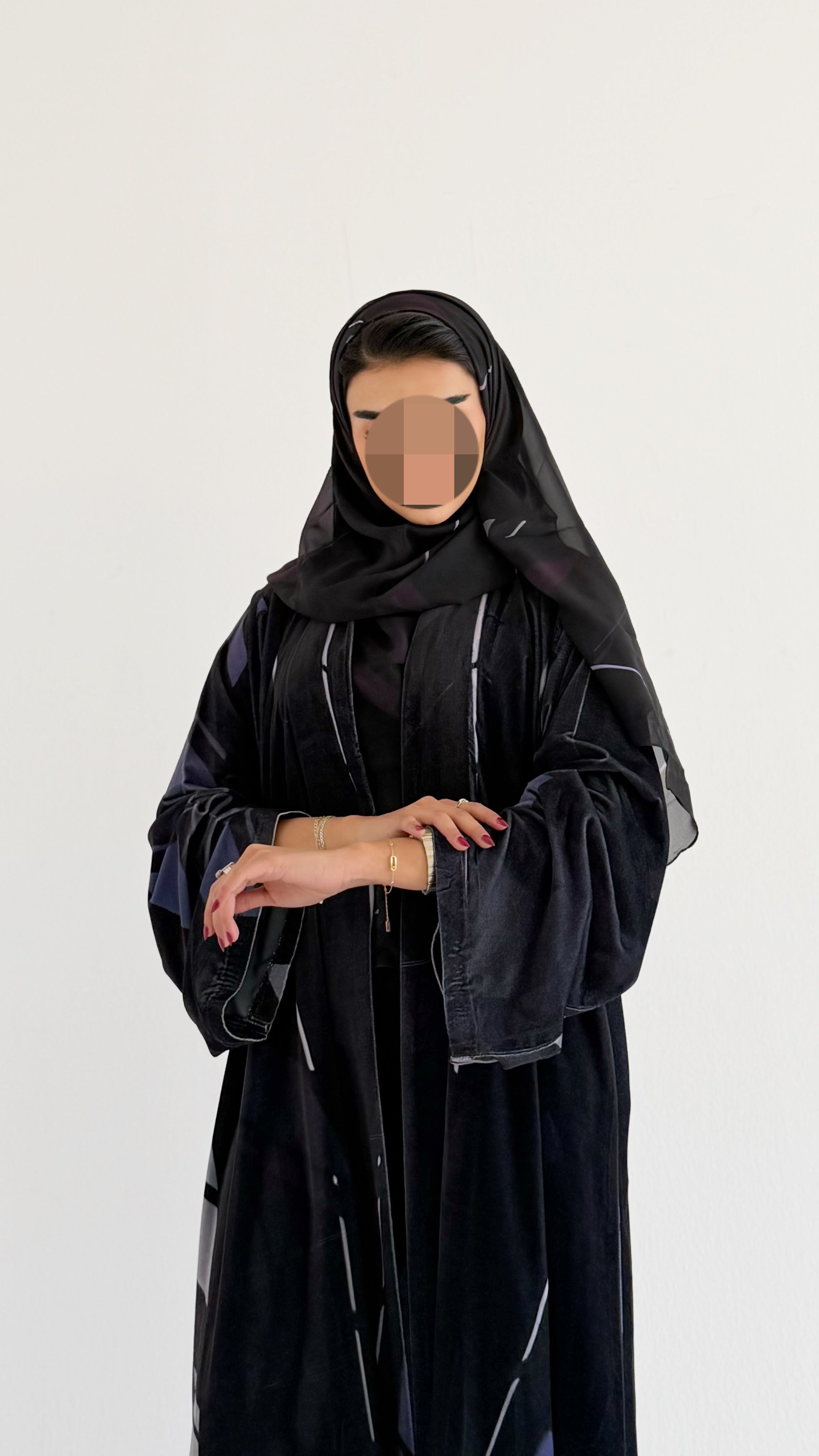 MWT885 - عباية مخمل طباعة - Aya