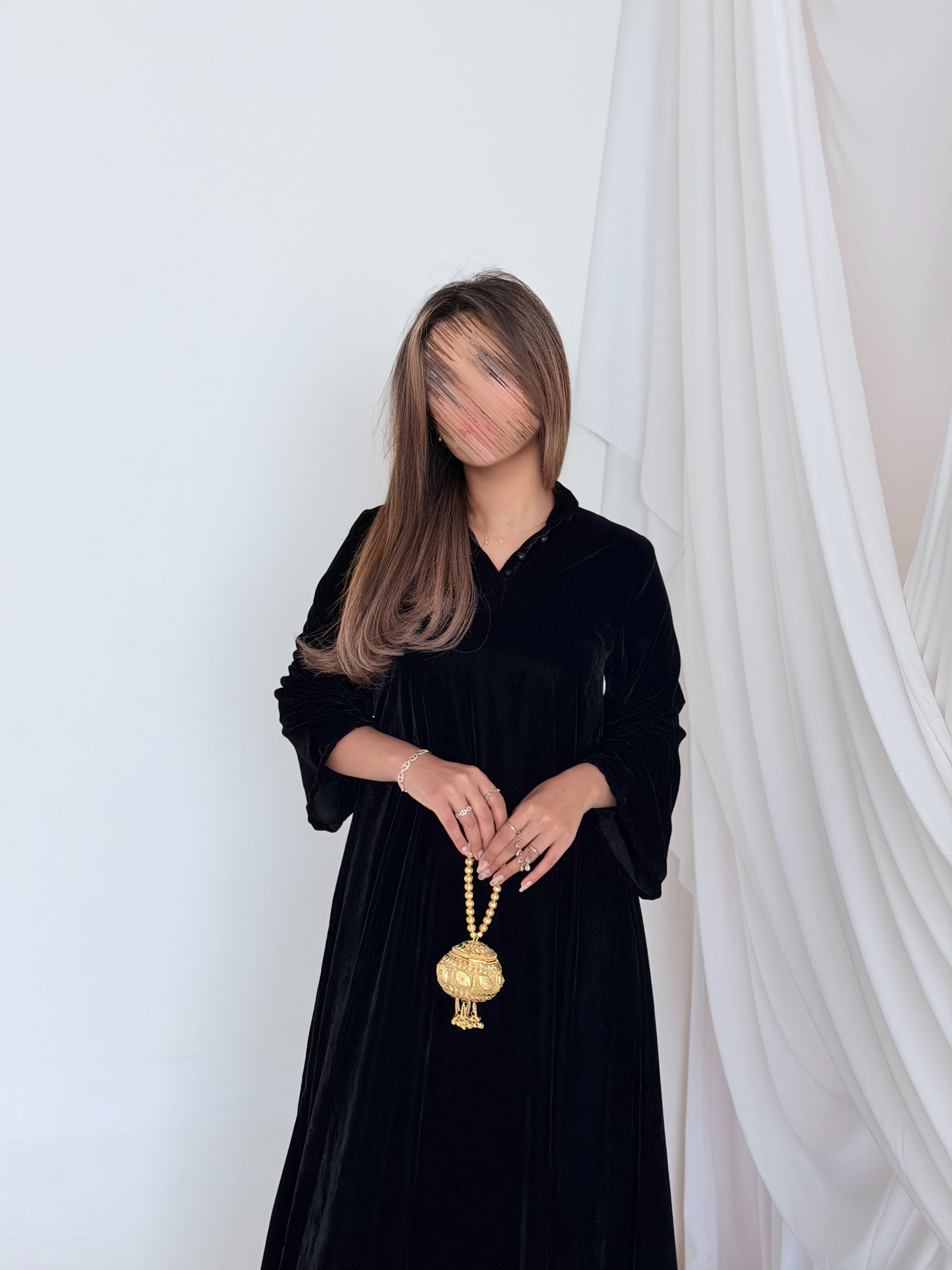 MWJ026 - جلابية مخمل و الخلف هدب اسود - Aya