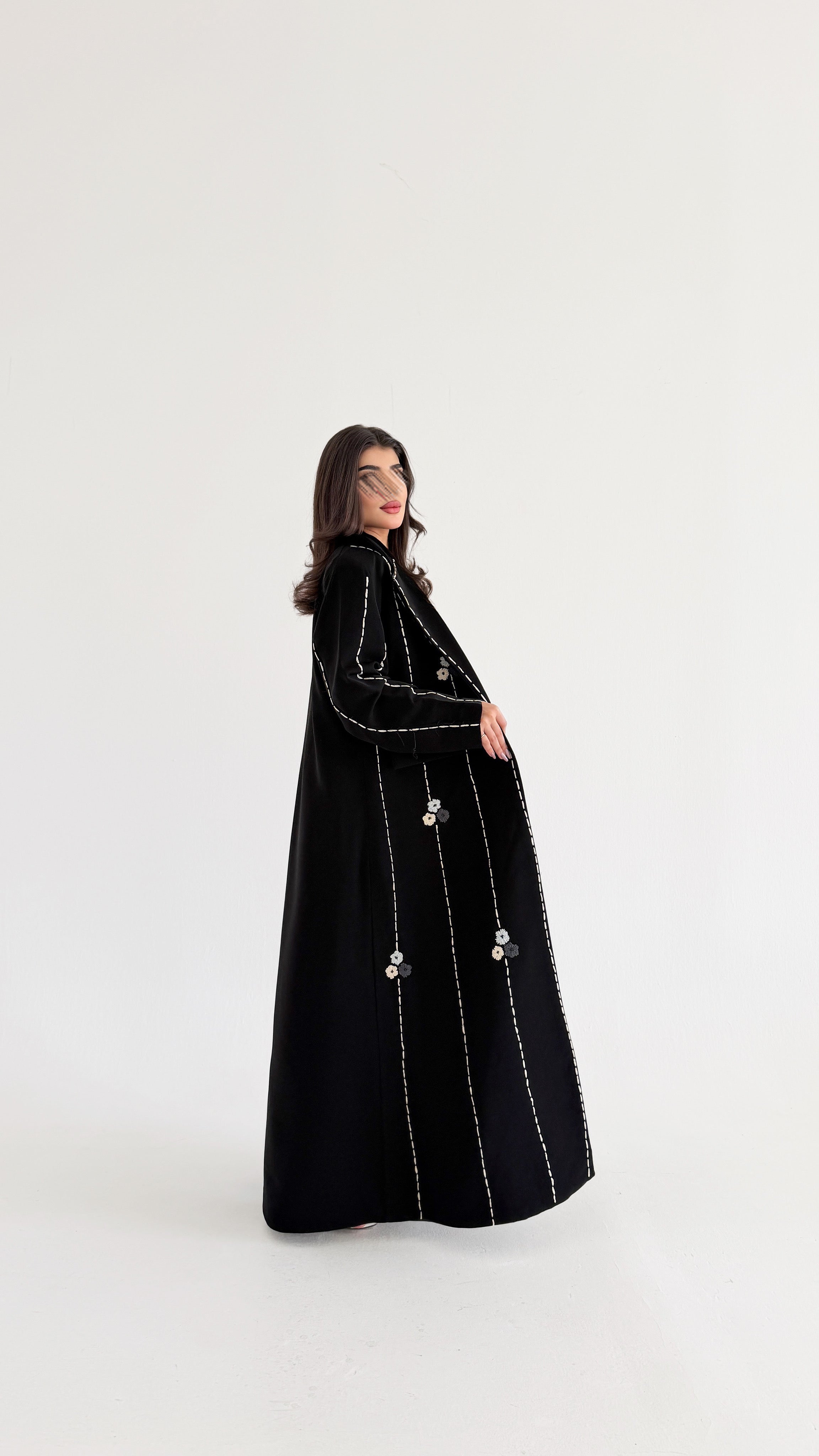 MW2098 - عبايه كريب مع اضافة تطريز انيقة - Aya