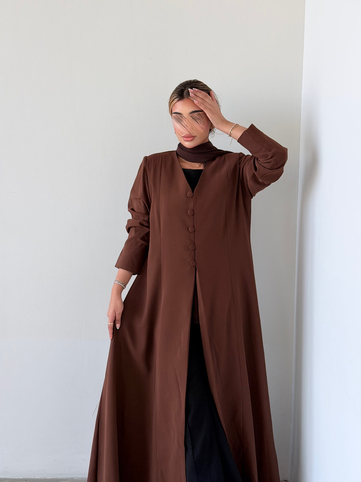 MWT4146 - عباية بليزر بني خفيفة و عملية - Aya