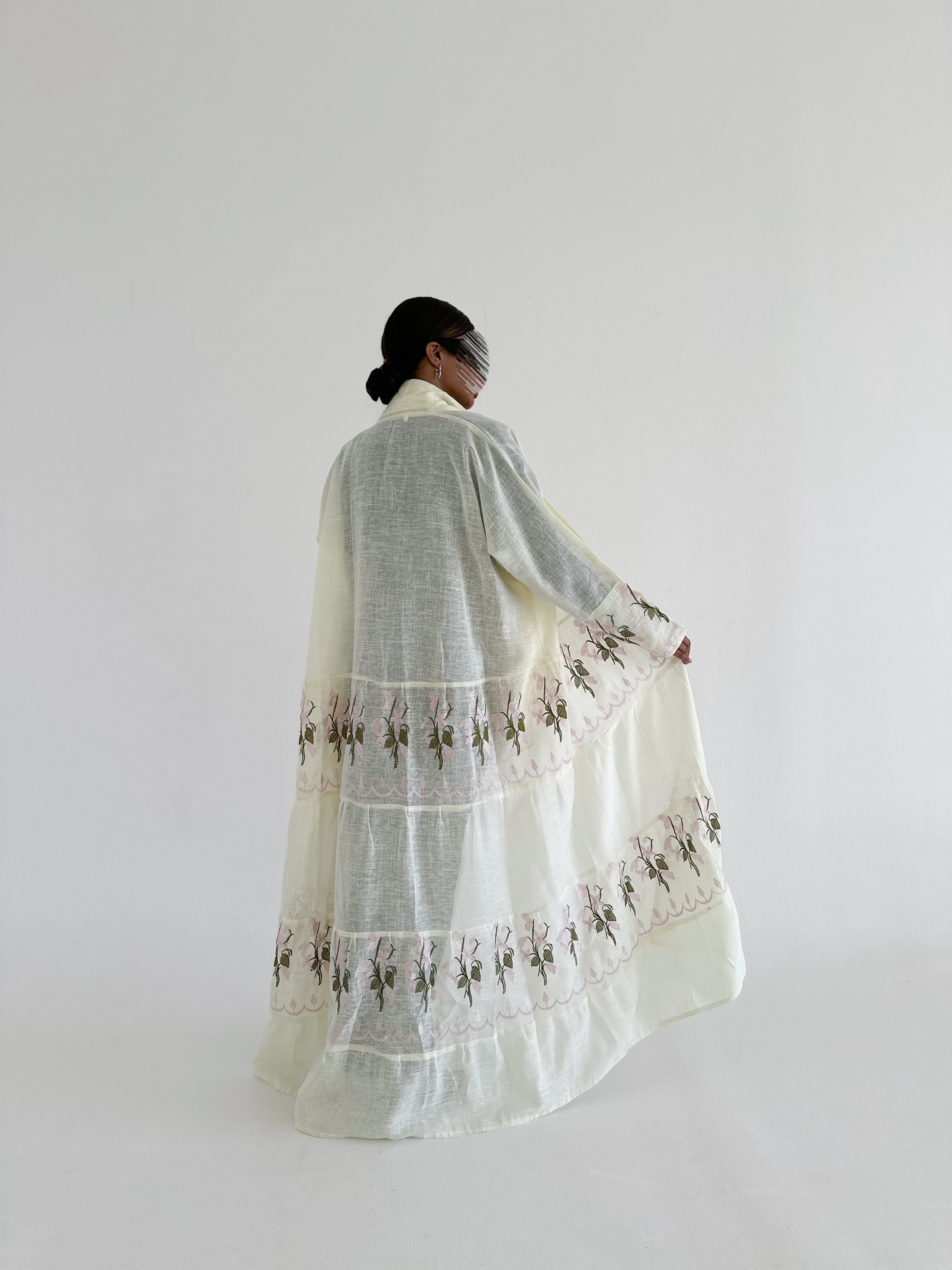 MW1499 - عباية دبل كلوش لنن اصفر