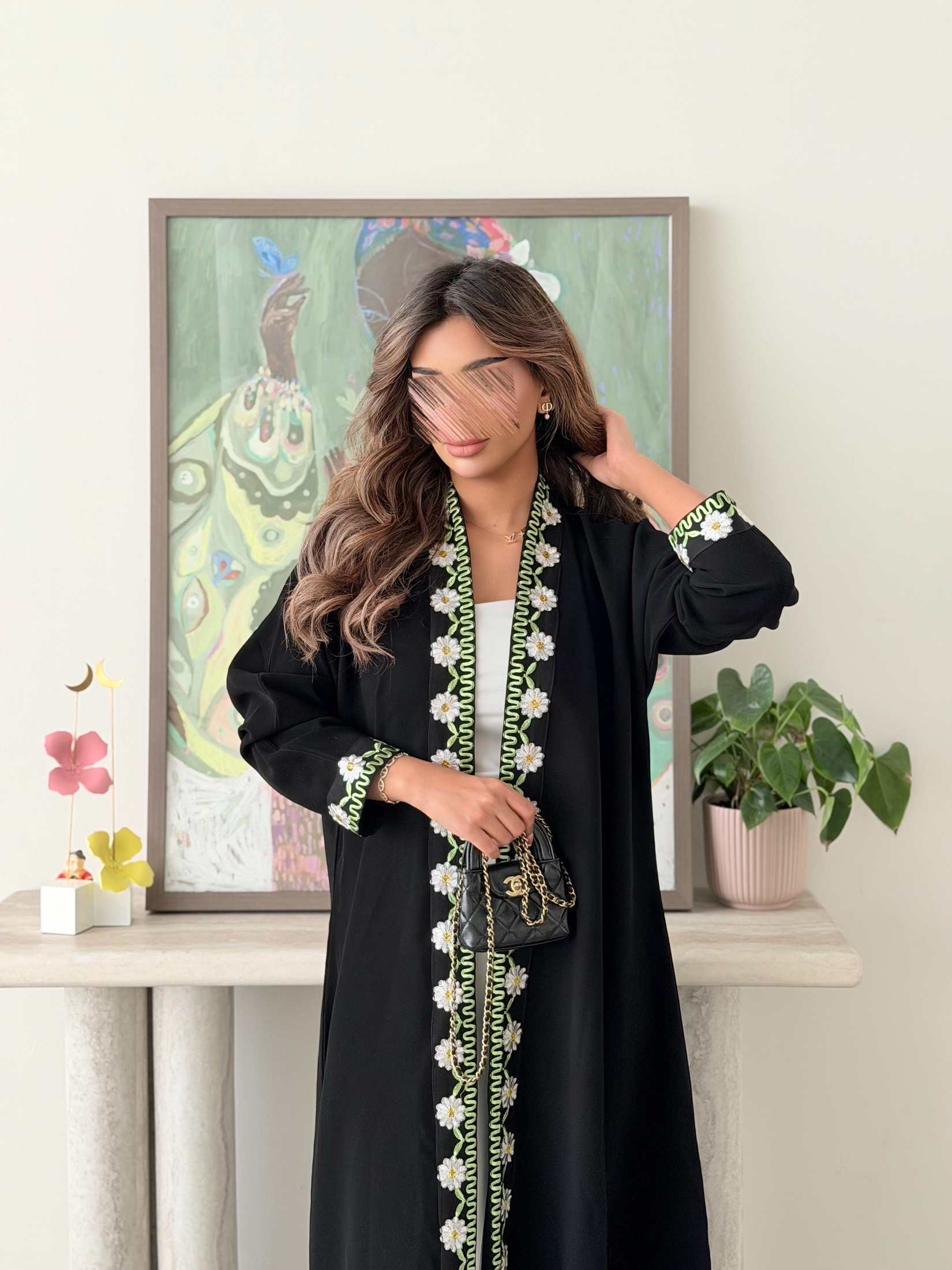 MWT791 - عباية كريب أسود مع تطريز ورود - Aya
