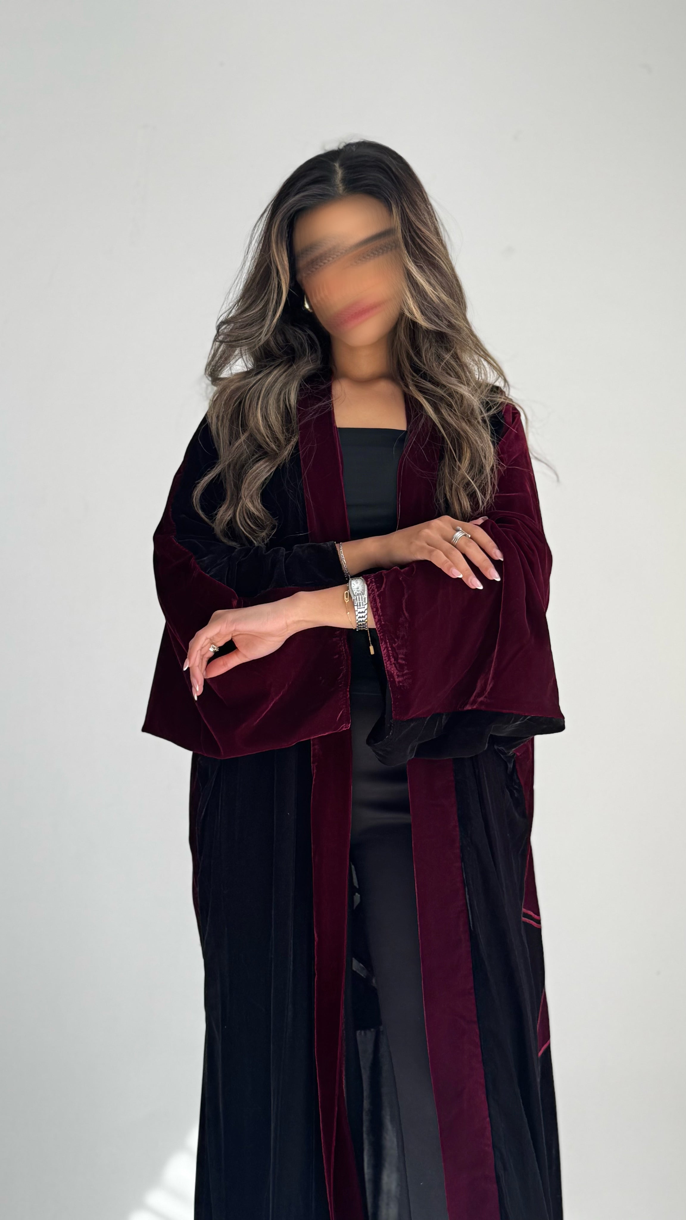 MW1753 - عباية اسود مخمل مع اضافة تطريز يدوي - Aya