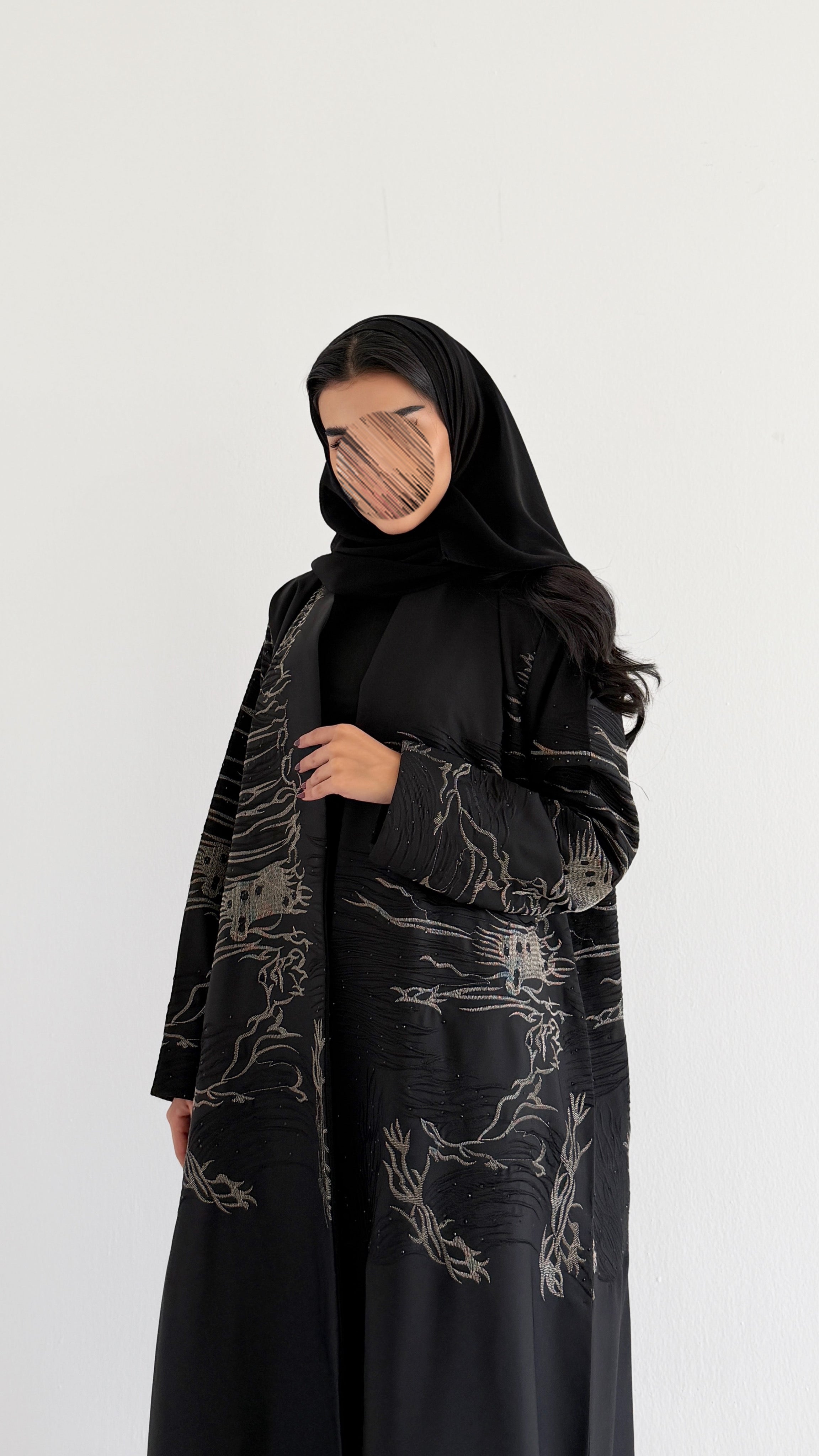 MWT1094 - عبايه اسود بتطريز واضافه لمعه - Aya