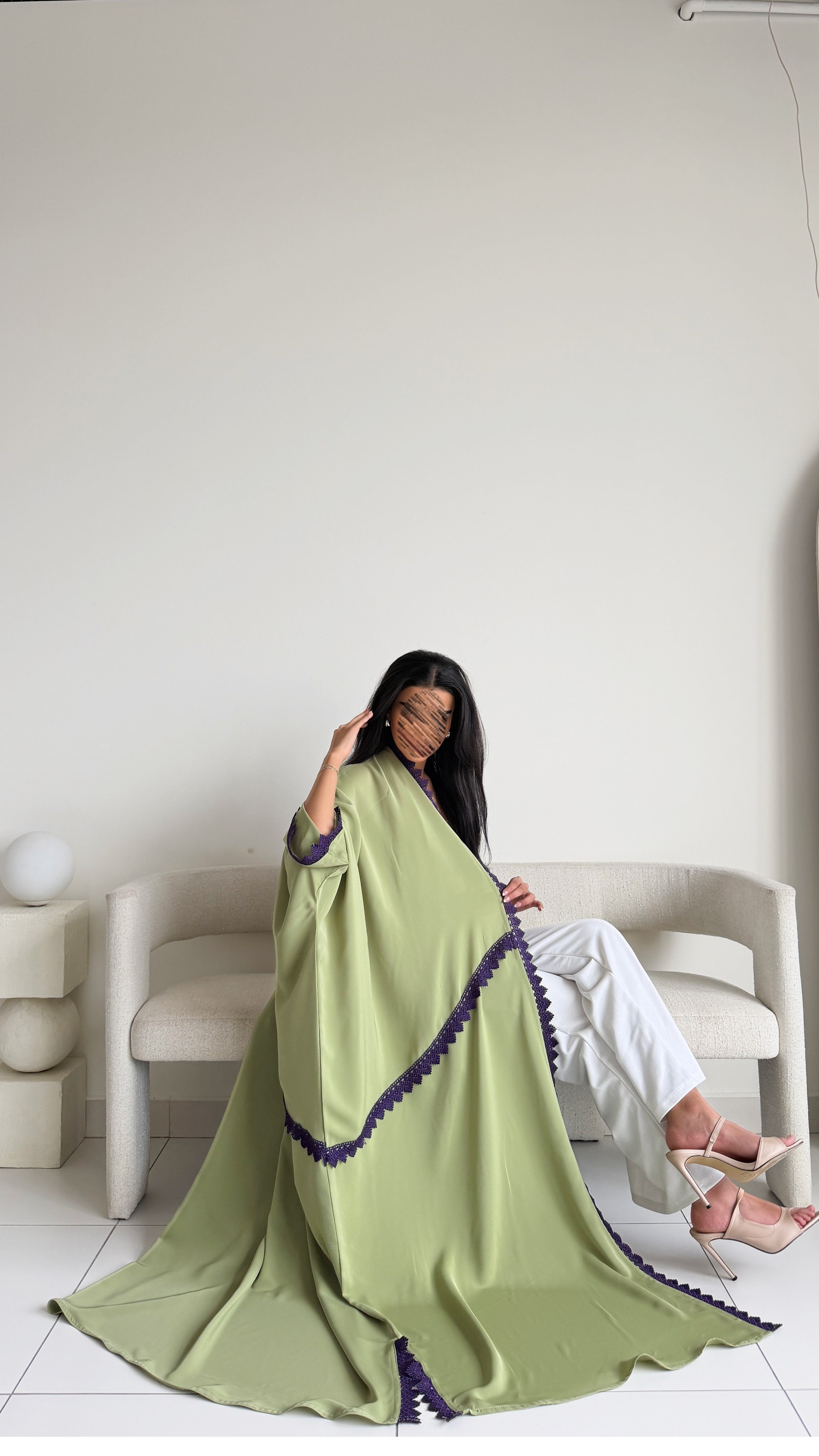 MW2160 - عبايه كريب مع اضافه كلفه مميزه وحصرية - Aya