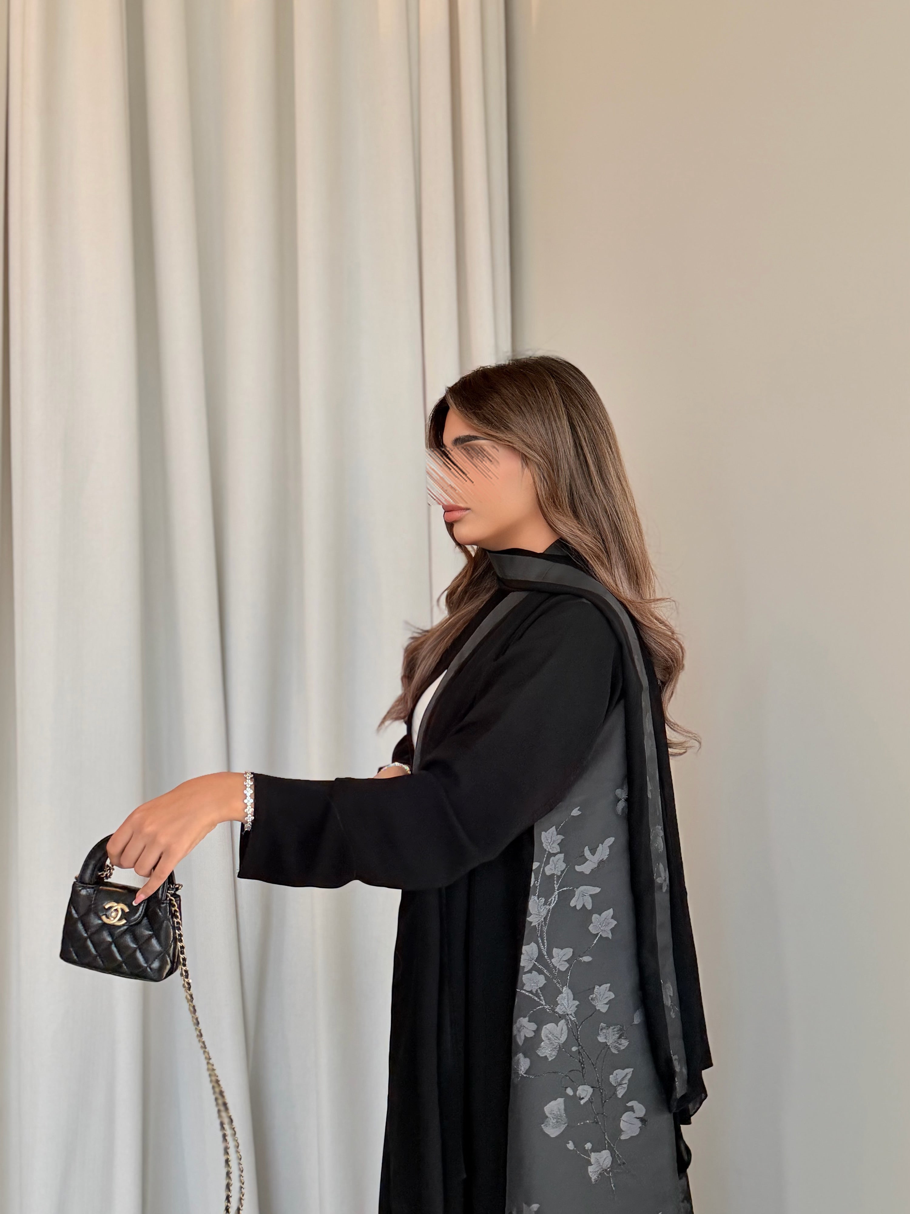 MWT5038 - قماش اسود كريب مع قماش تفته قصة كلوش - Aya