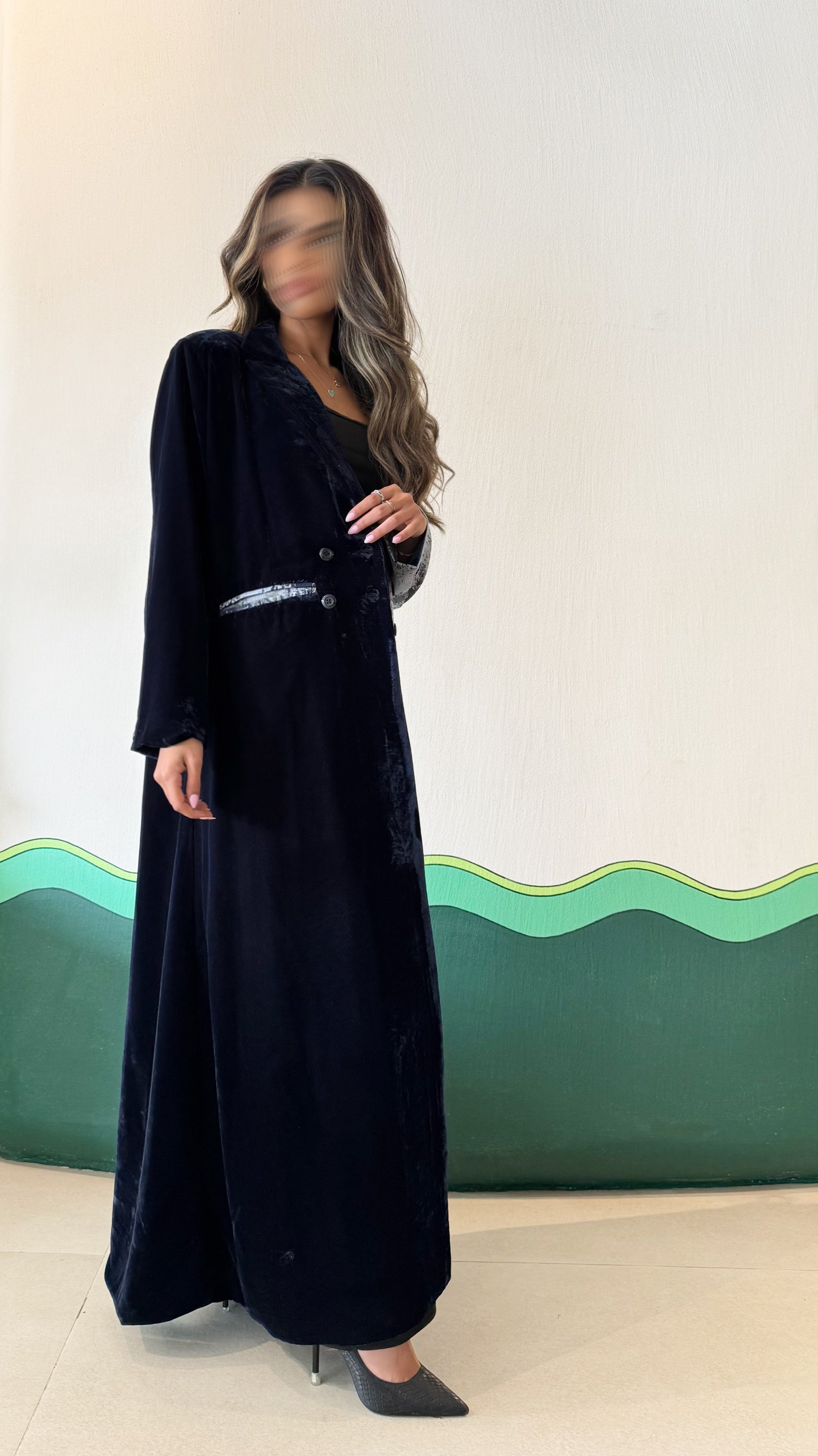 MW1760 - عباية بليزر بخامتين المخمل والجاكار - Aya