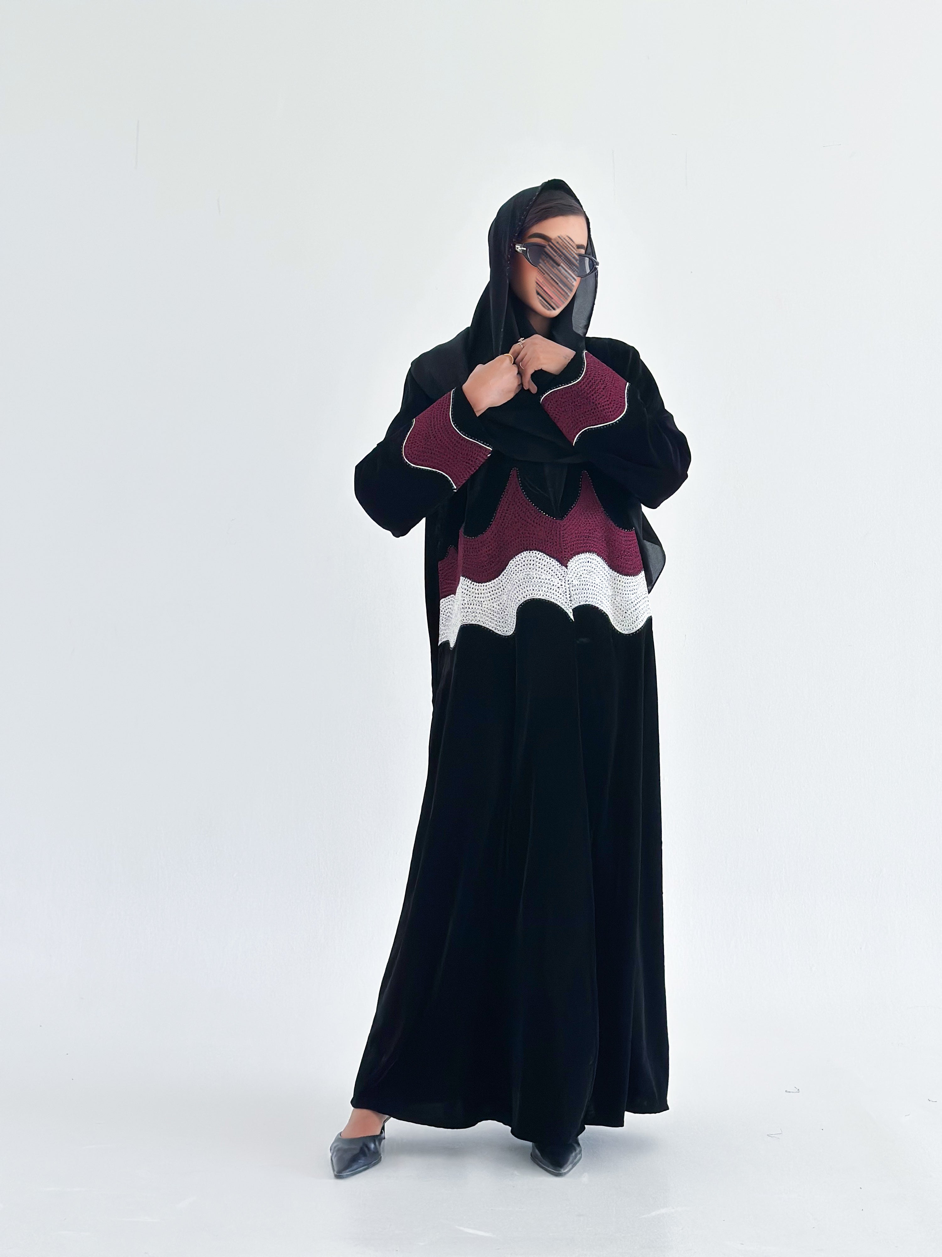 MW1790 - عباية مخمل شغل هاري مع كرستال