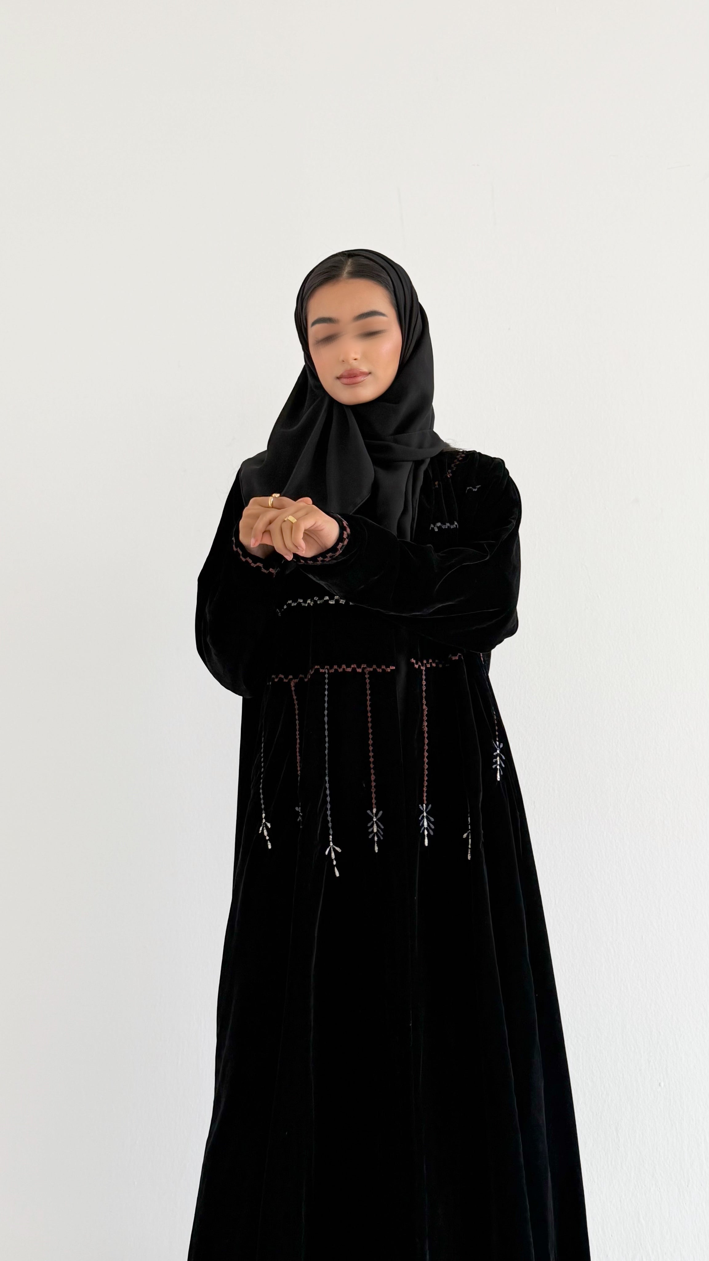 MW645 - Light Crepe Standing with Jacquard Half-Cloche