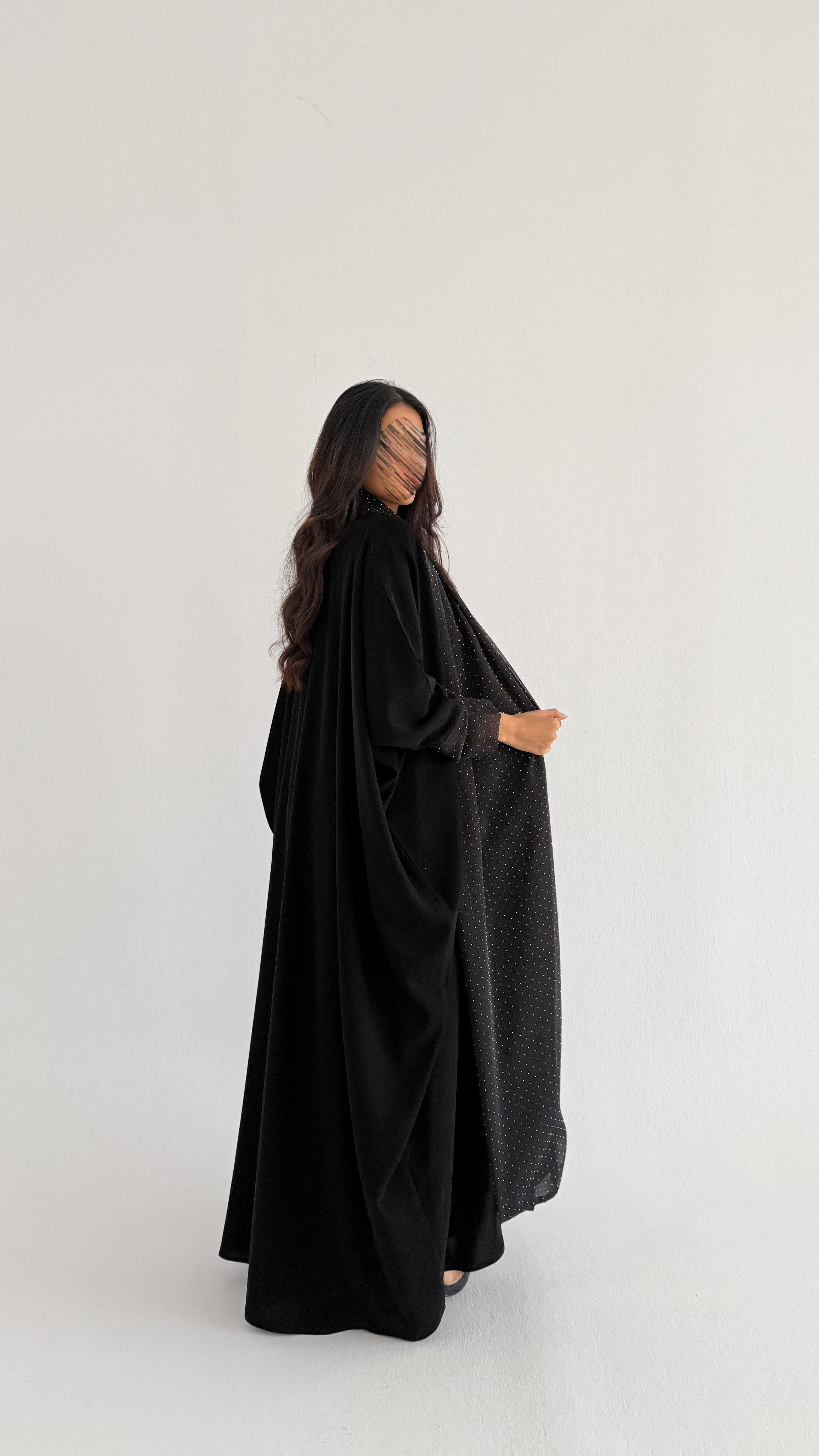 MWT1167 - عباية بتدخيلة شيفون لمعة - Aya