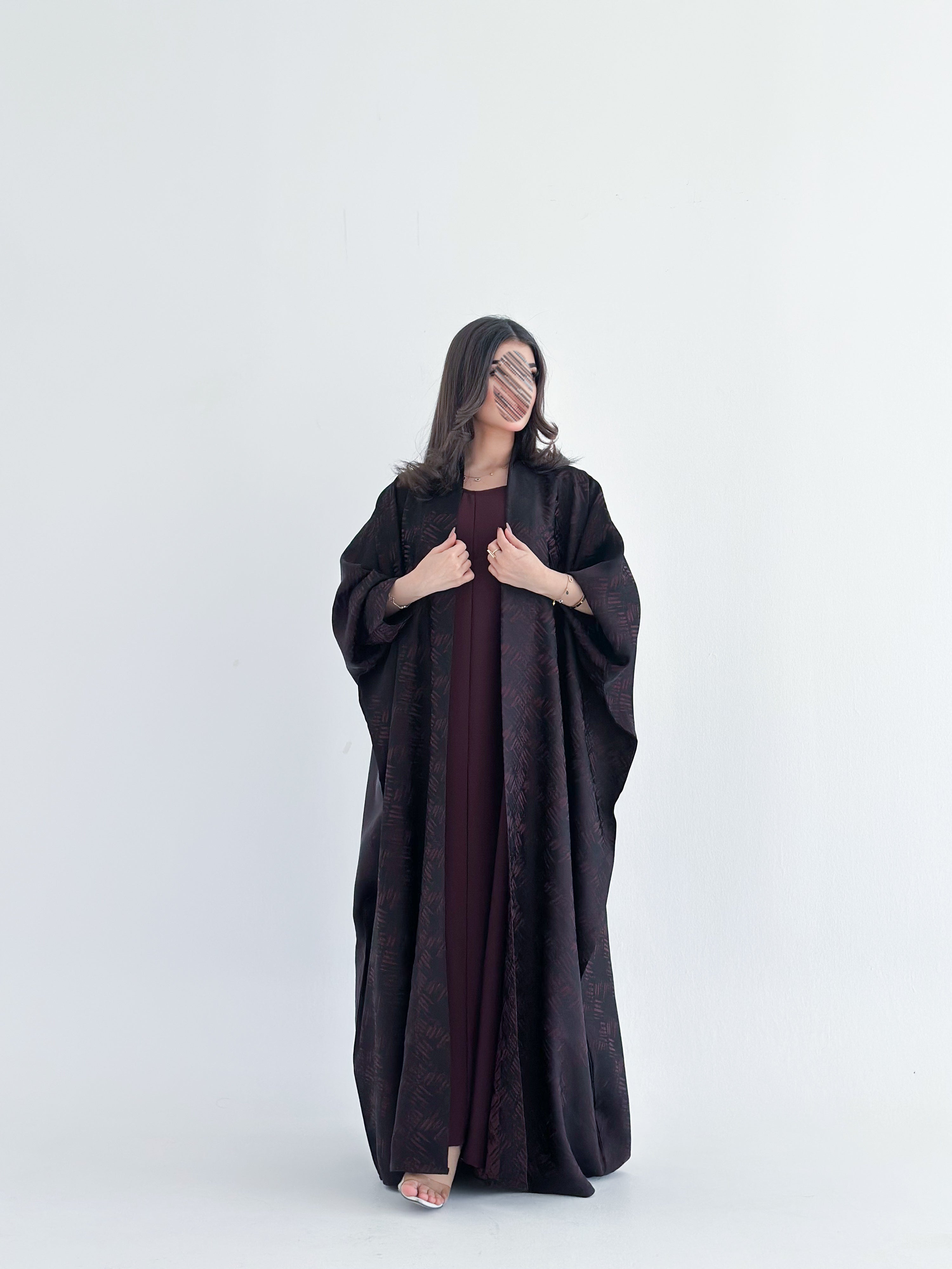 MW2114 - عباية جاكار قصه بشت مع اضافة فستان داخلي كريب حرير - Aya