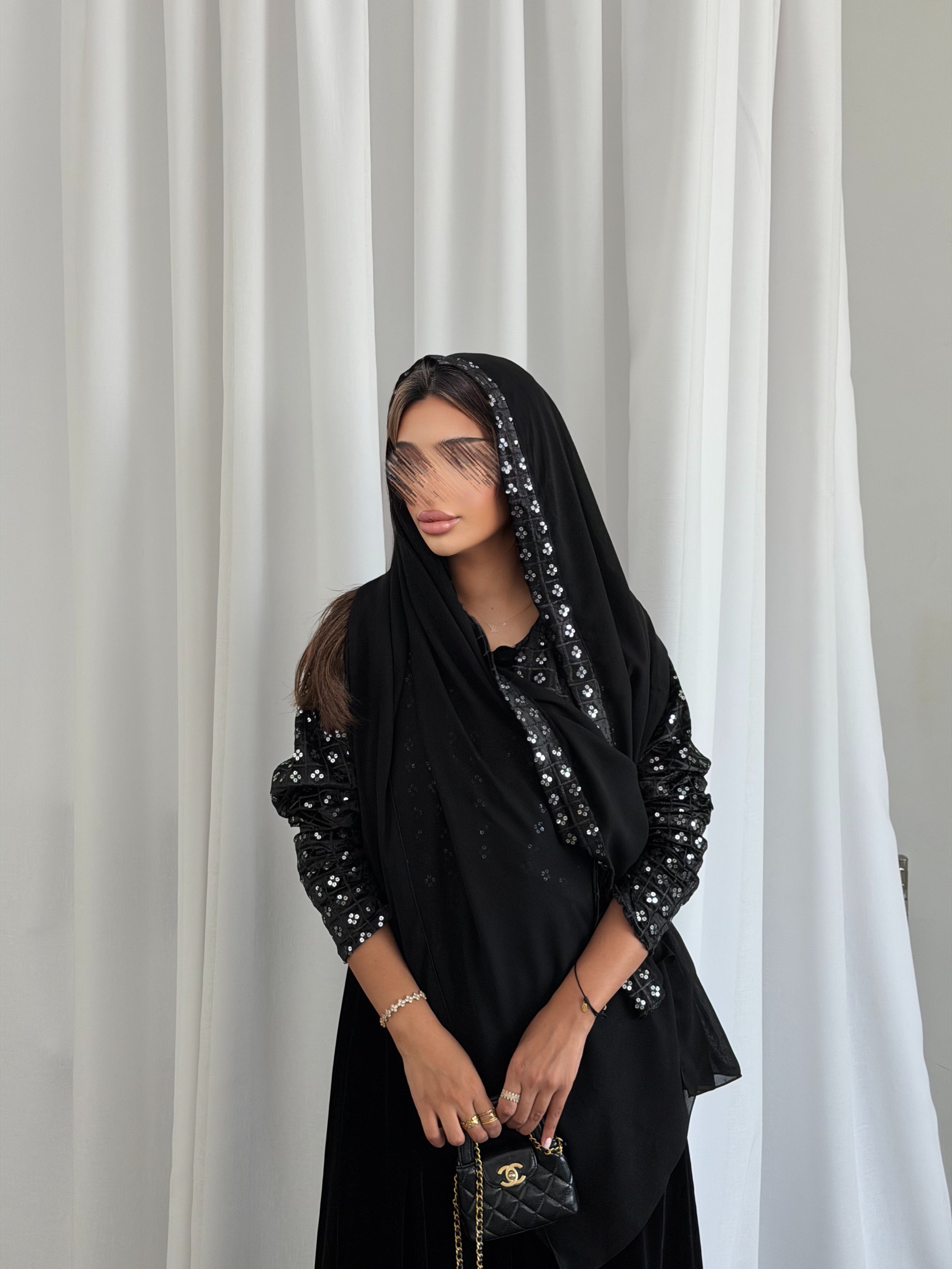 MW645 - Light Crepe Standing with Jacquard Half-Cloche