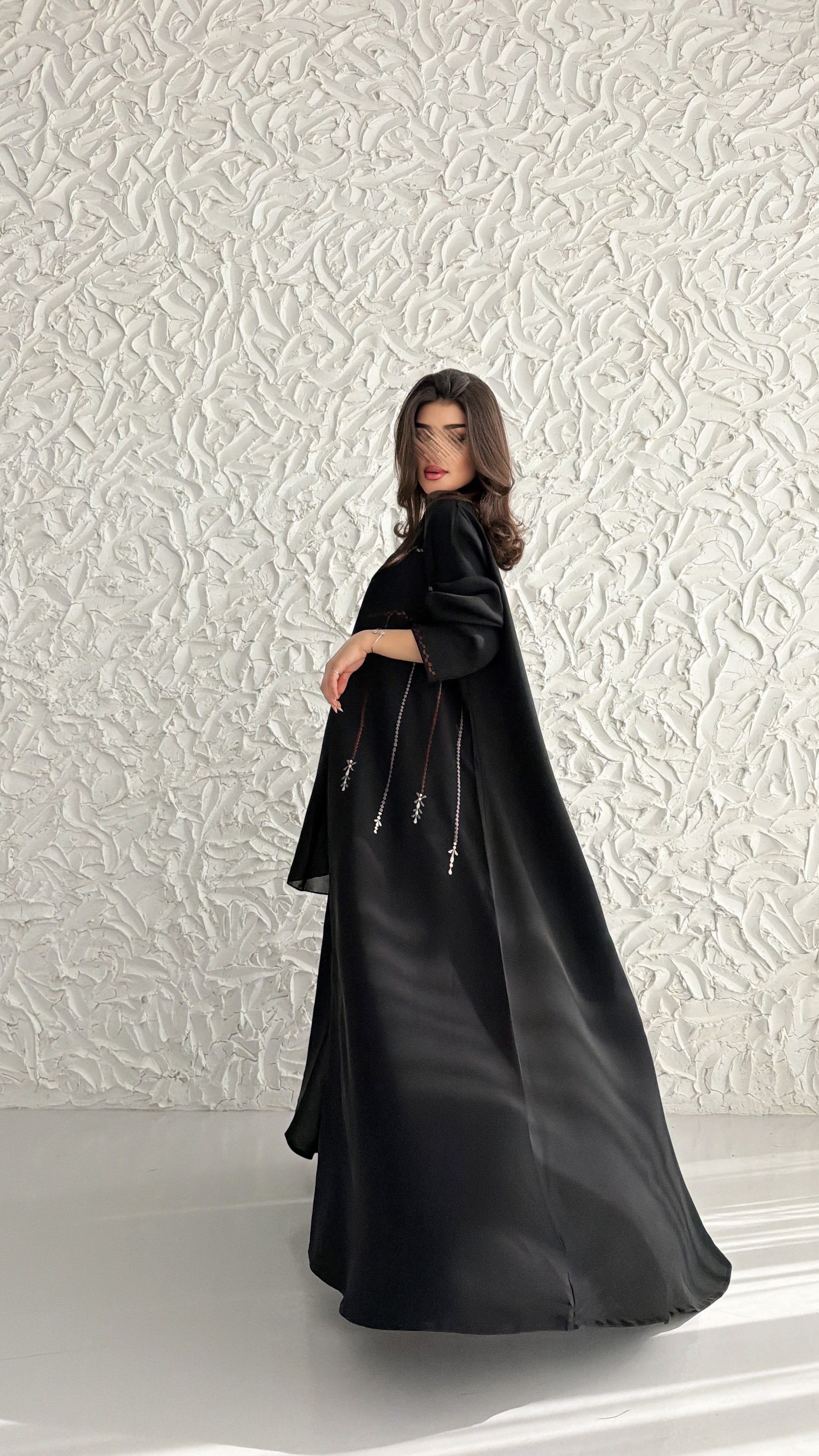 MWT1044 - عبايه اسود بتطريز - Aya