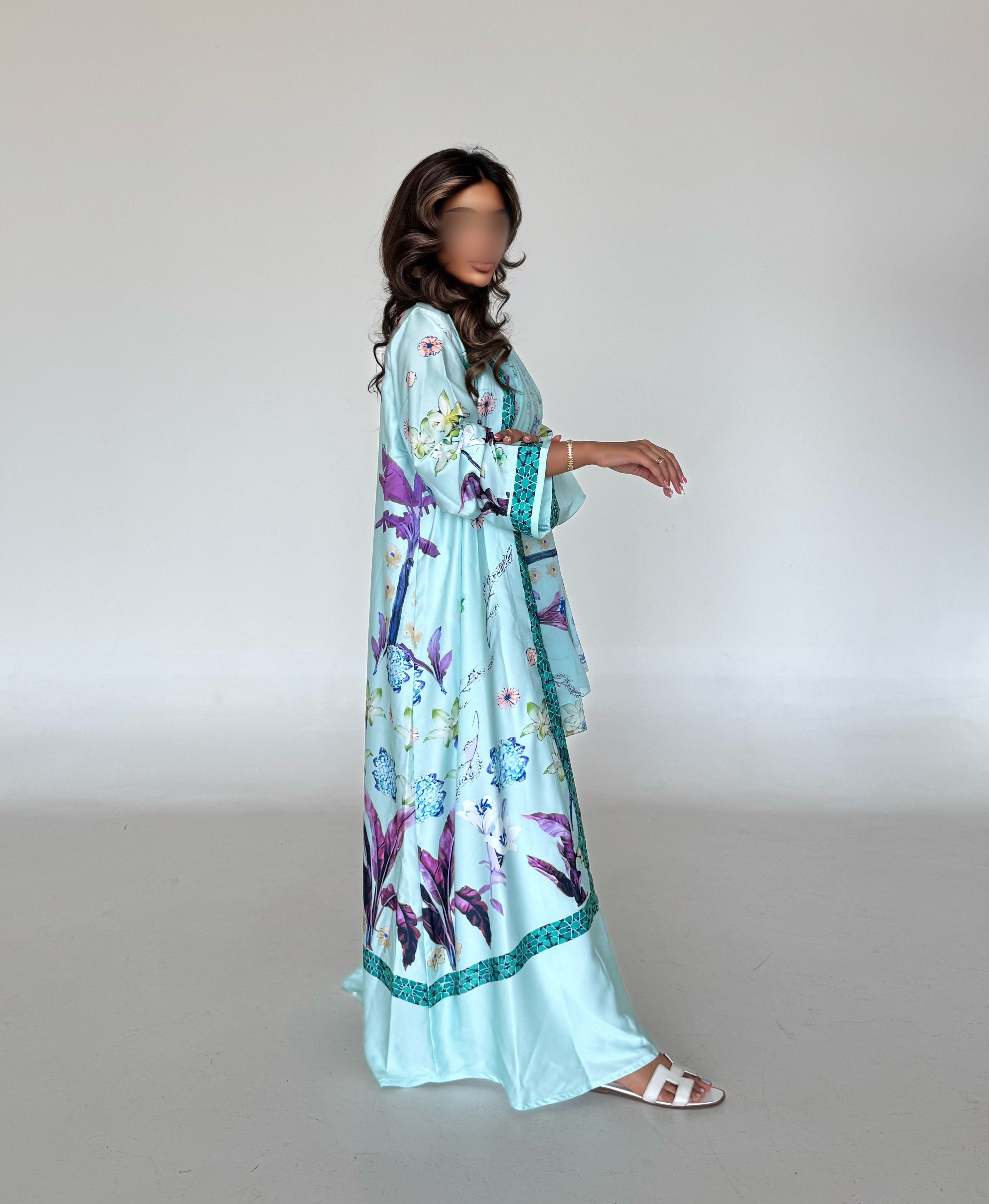 MW645 - Light Crepe Standing with Jacquard Half-Cloche