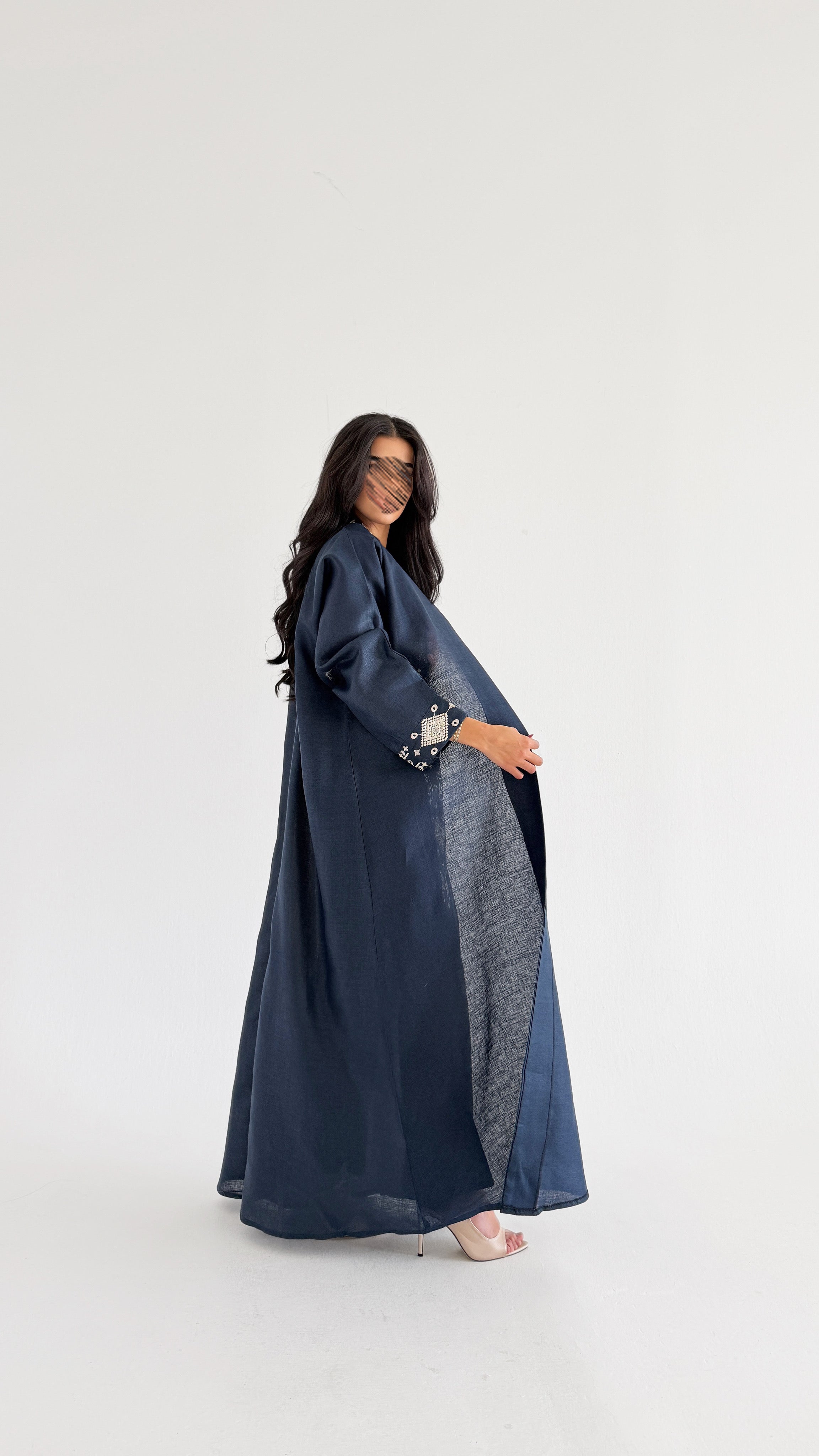 MWT1028 - عبايه لنن تطريز مع تدخيلة شانتون - Aya