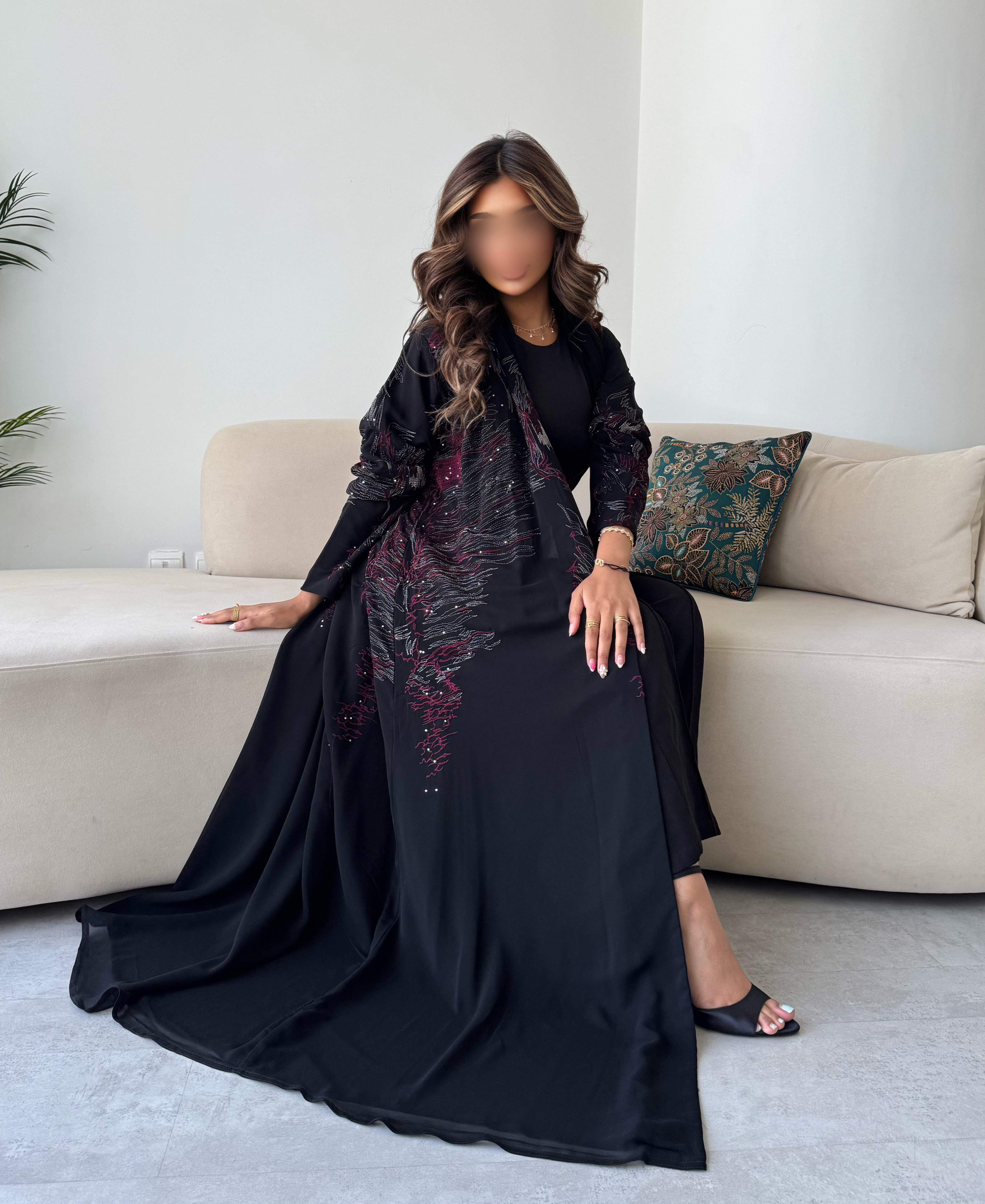 MW1546 - عباية مطرزه مع كرستالات ناعمة - Aya