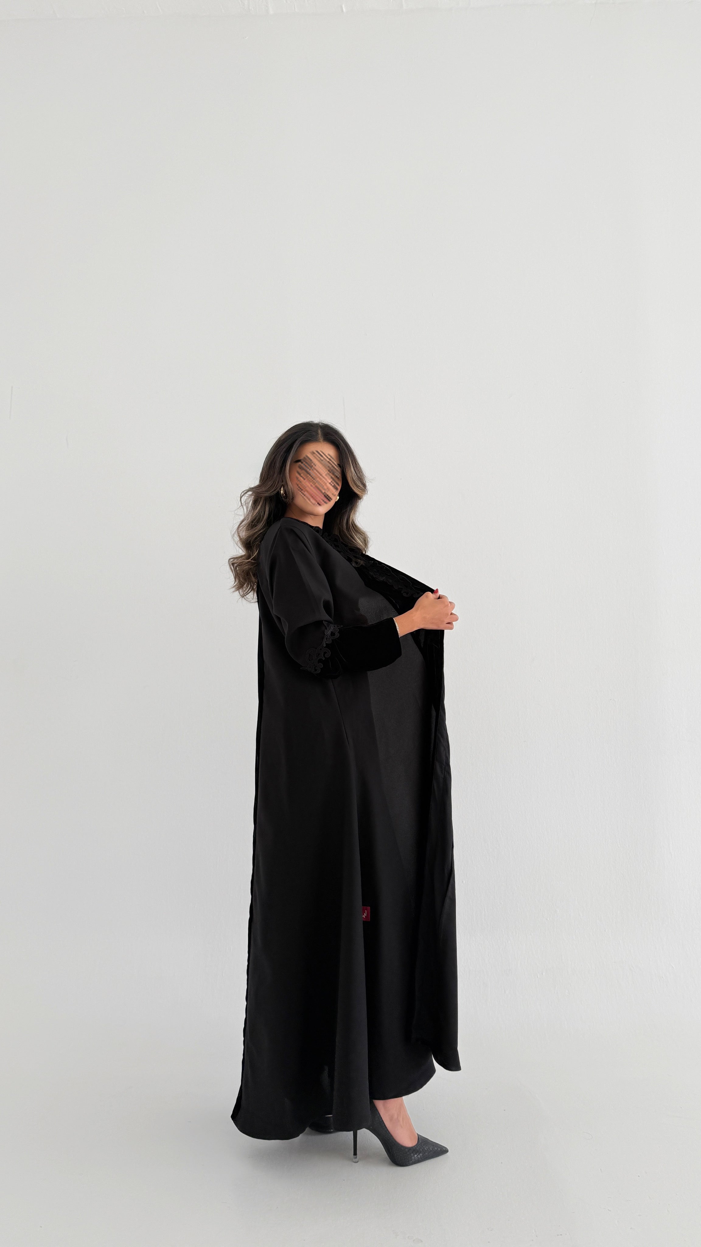 MW645 - Light Crepe Standing with Jacquard Half-Cloche