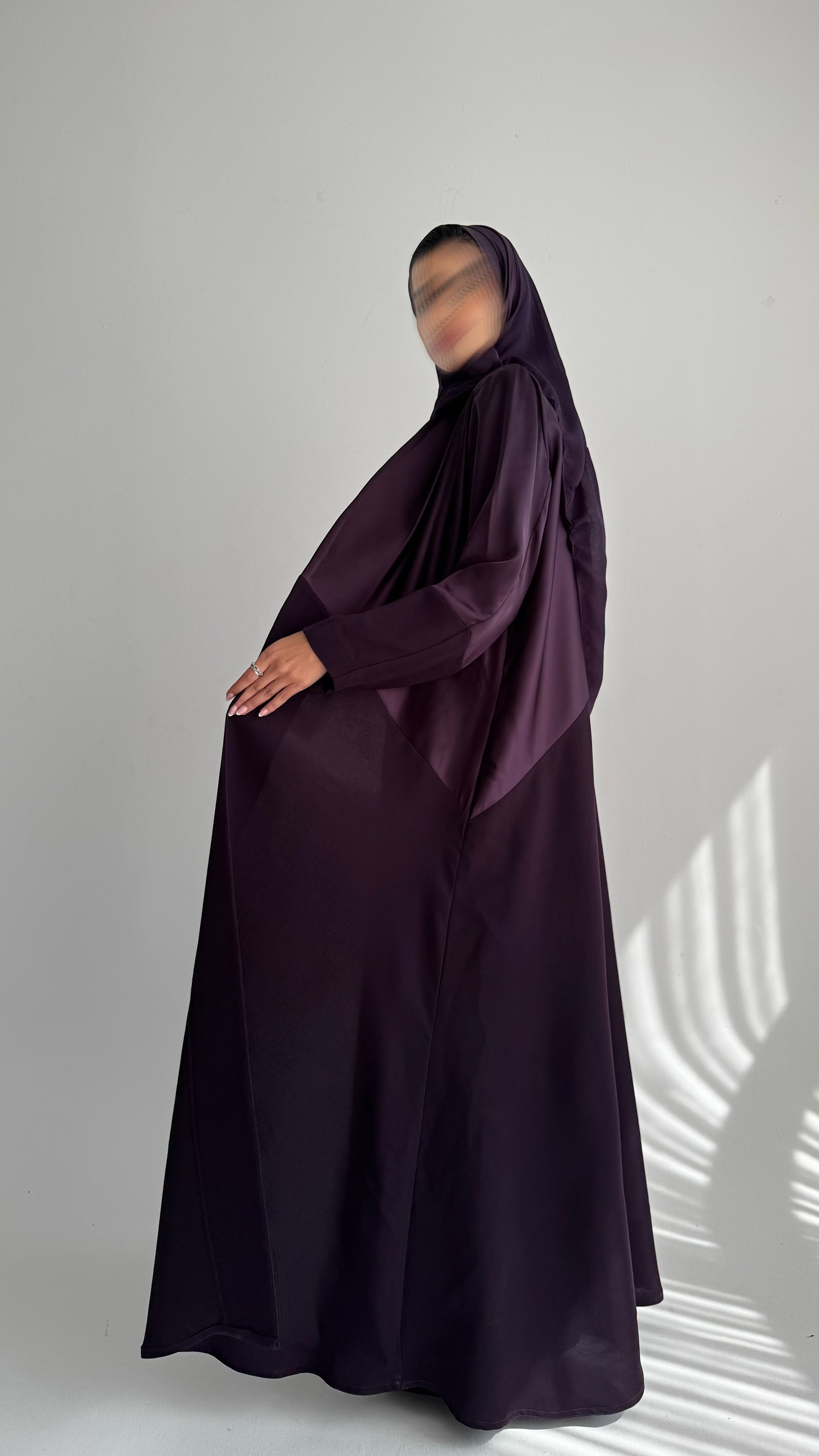 MWT693 - عباية موفي مع تدخيلة ساتان - Aya