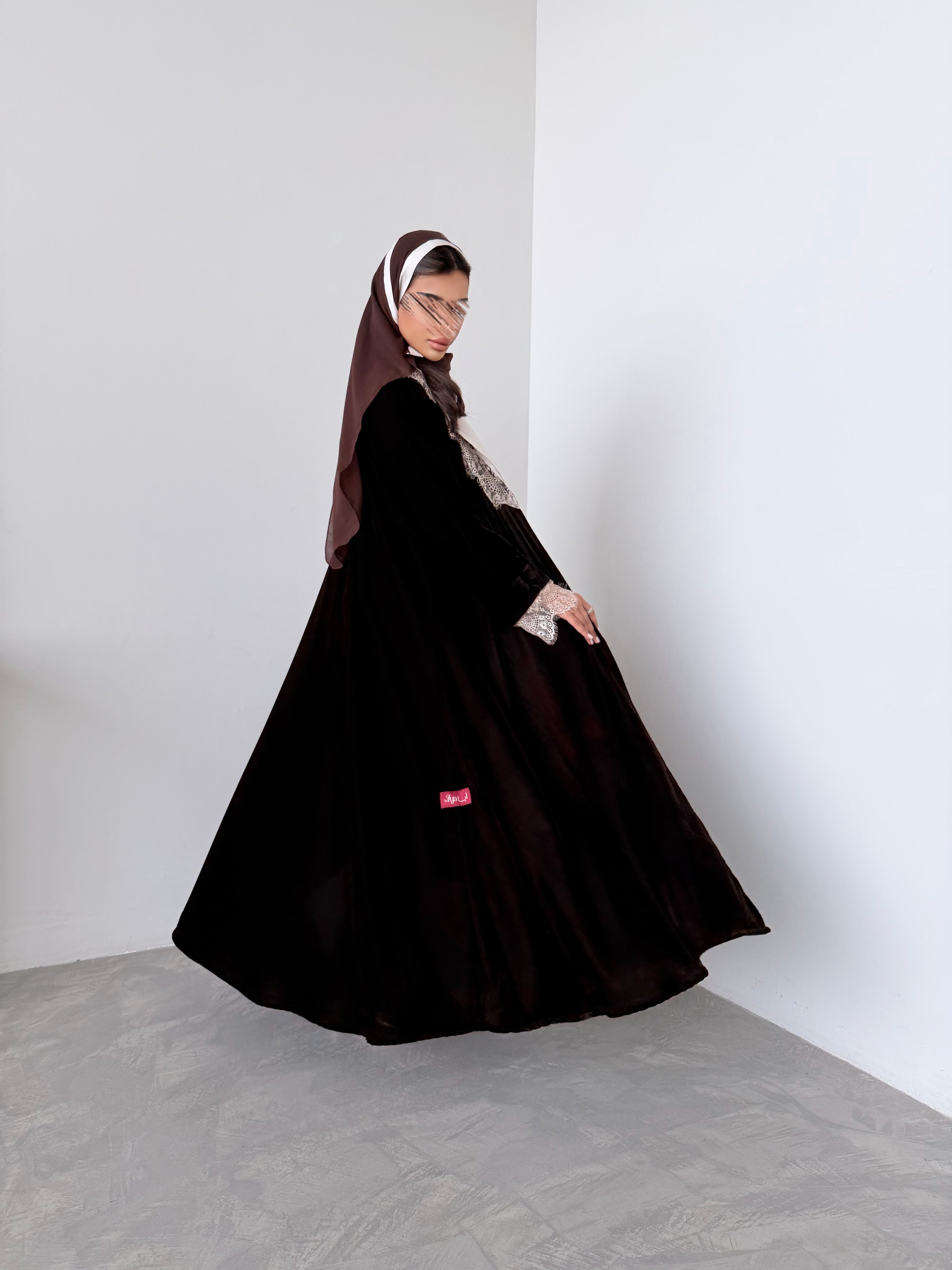 MW645 - Light Crepe Standing with Jacquard Half-Cloche