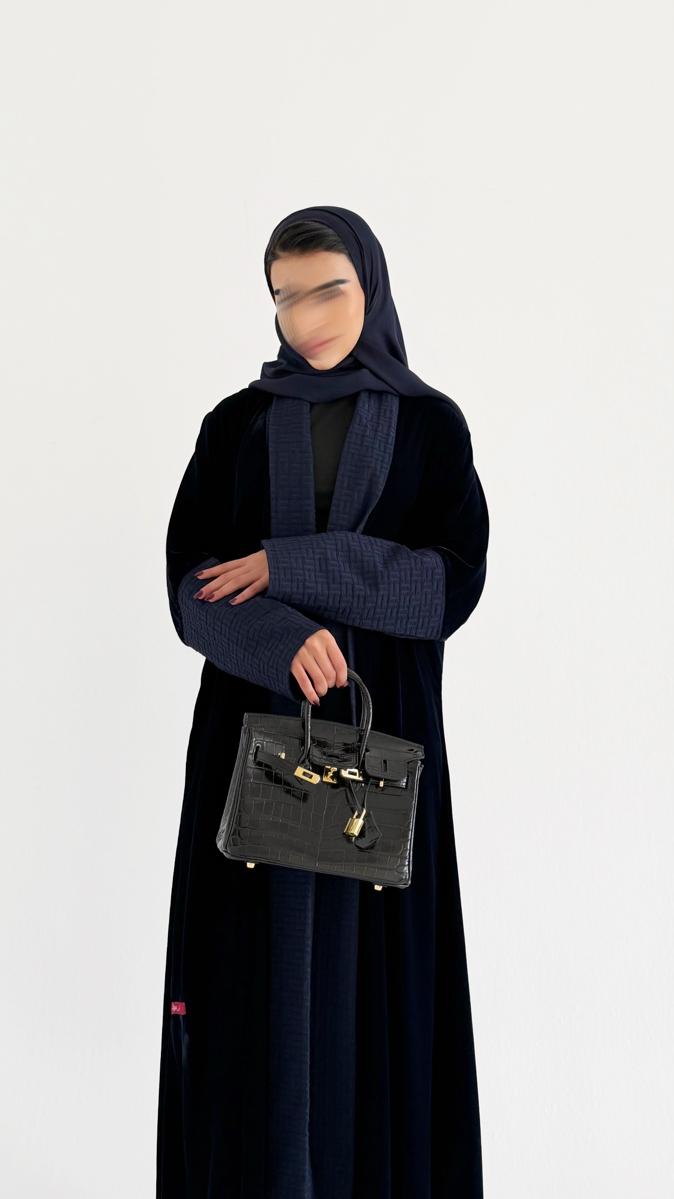 MW645 - Light Crepe Standing with Jacquard Half-Cloche