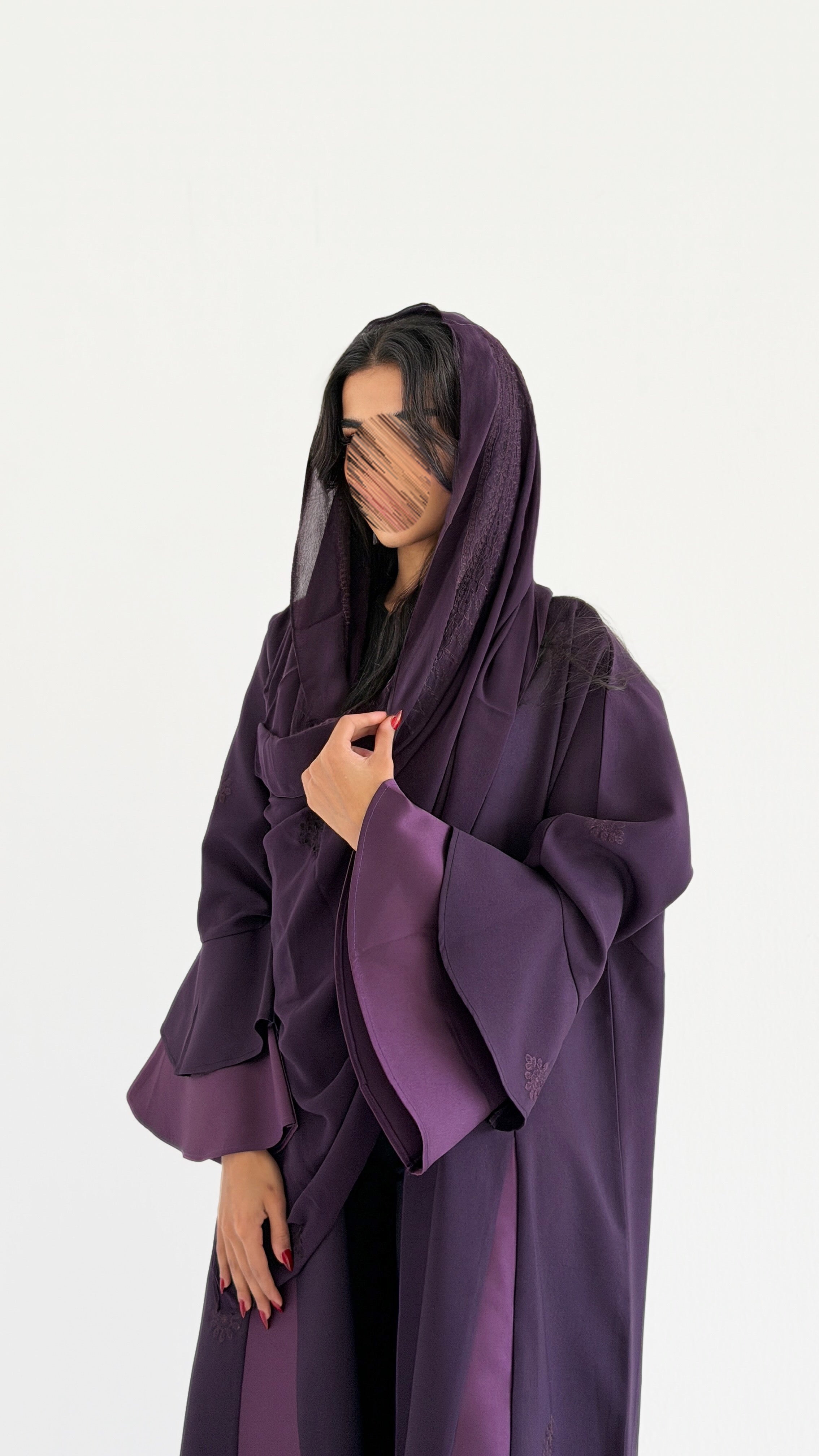 MWT1020 - عبايه بنفسجية بقصه جميله بالاكمام مع تطريز - Aya