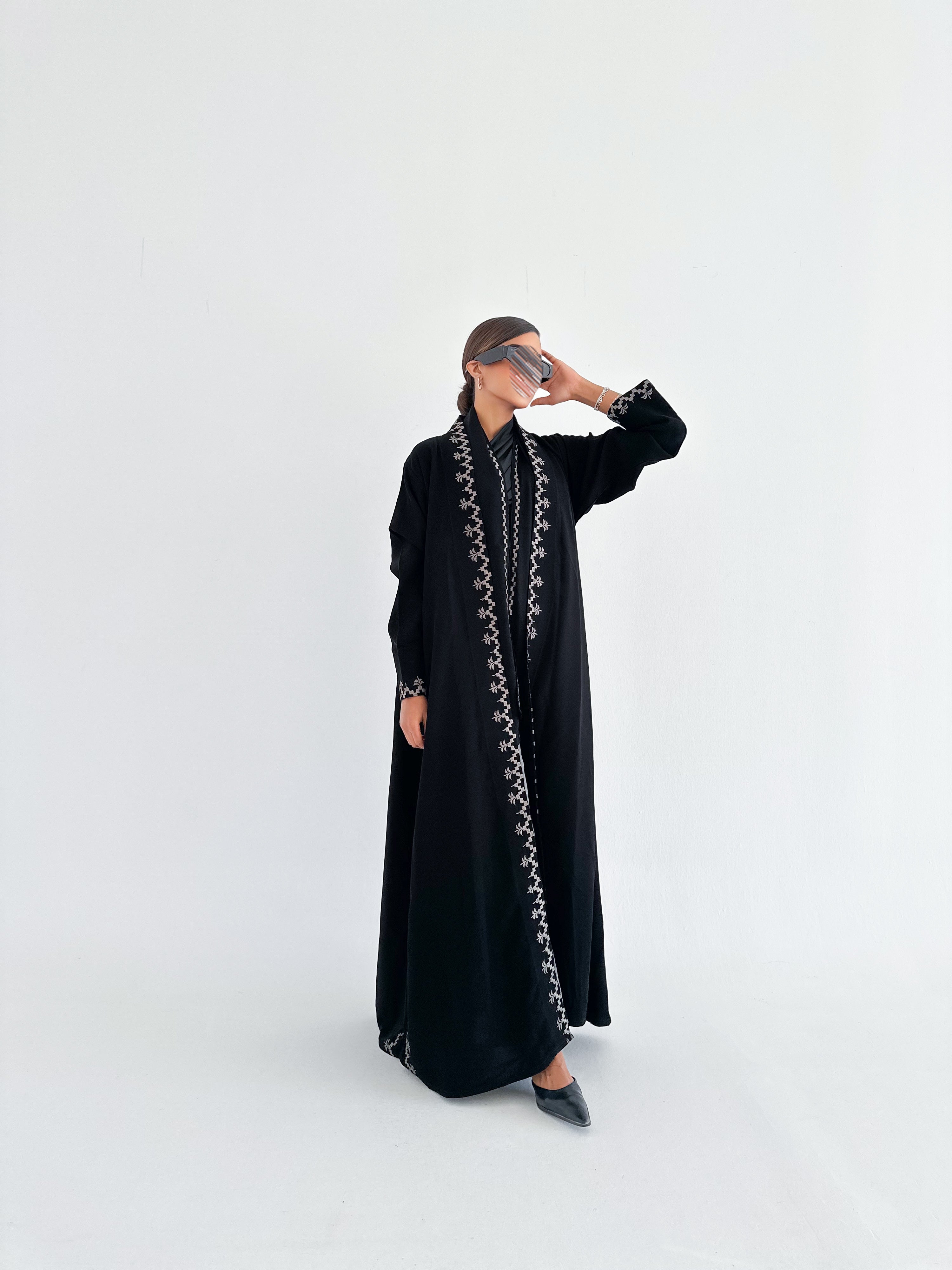 MW645 - Light Crepe Standing with Jacquard Half-Cloche