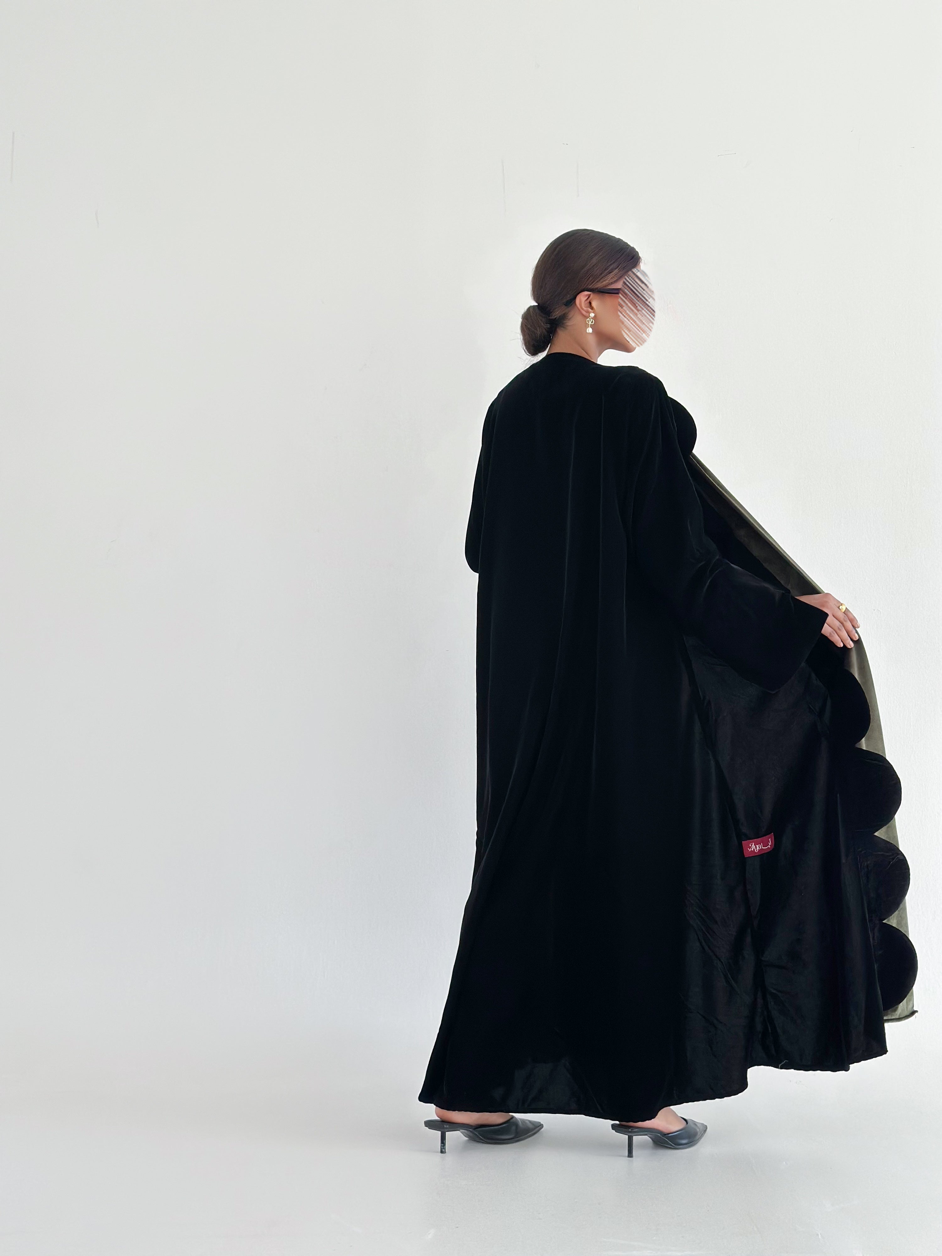 MW645 - Light Crepe Standing with Jacquard Half-Cloche