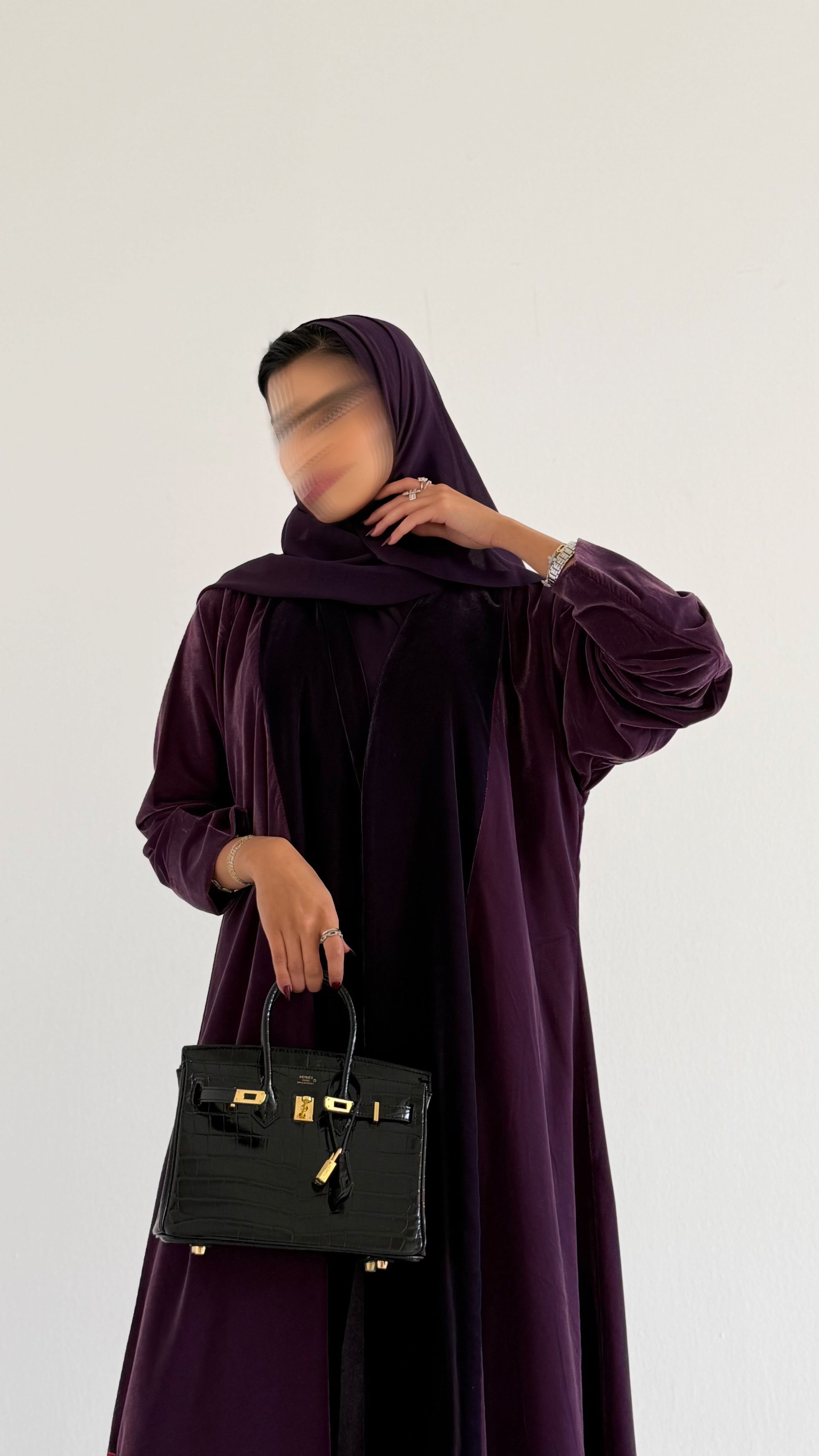 MWT599 - Velvet abaya in light and dark purple | عباية مخمل موف غامق وموف فاتح - Aya