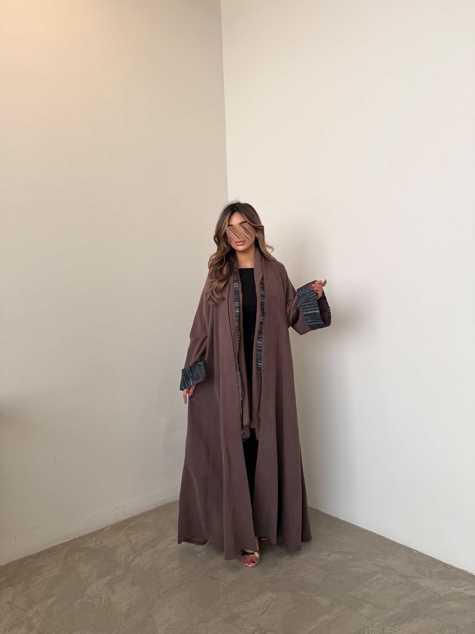 MWT1053 - عبايه لنن بتدخيله بالاكمام - Aya