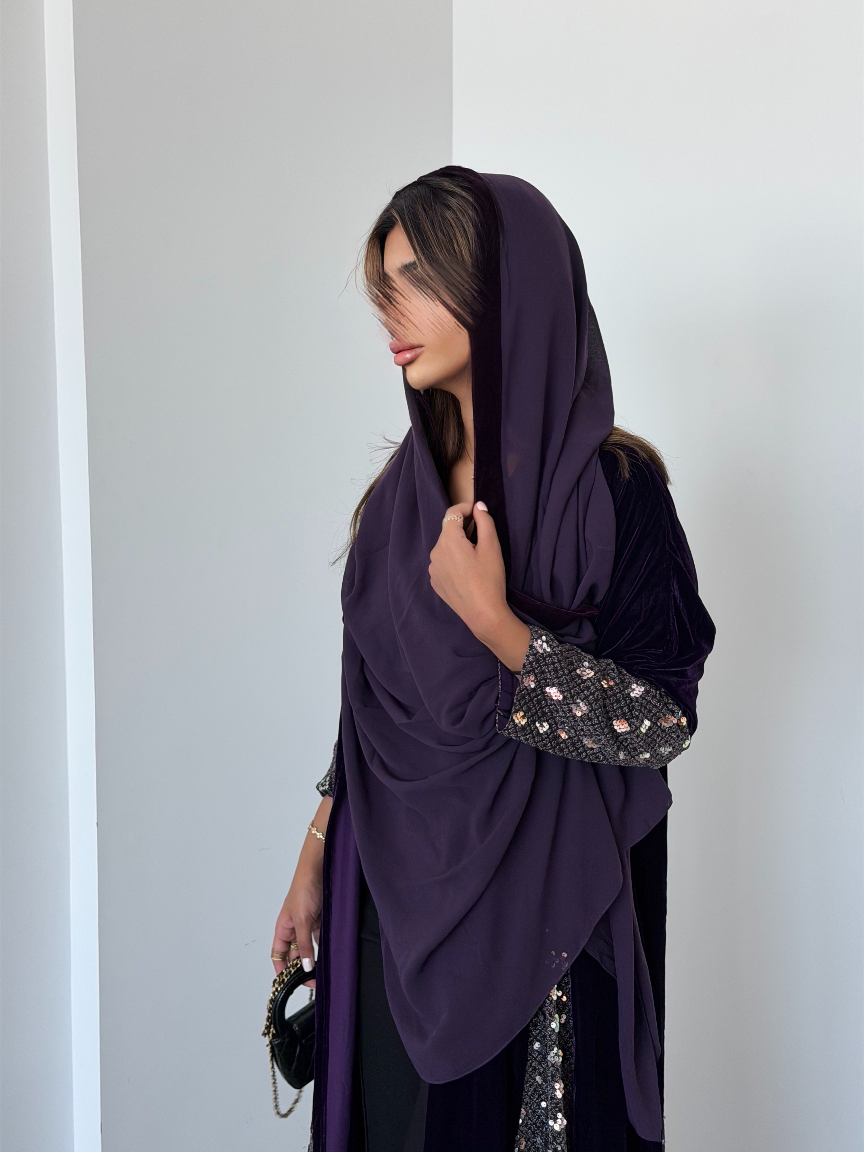 MW645 - Light Crepe Standing with Jacquard Half-Cloche