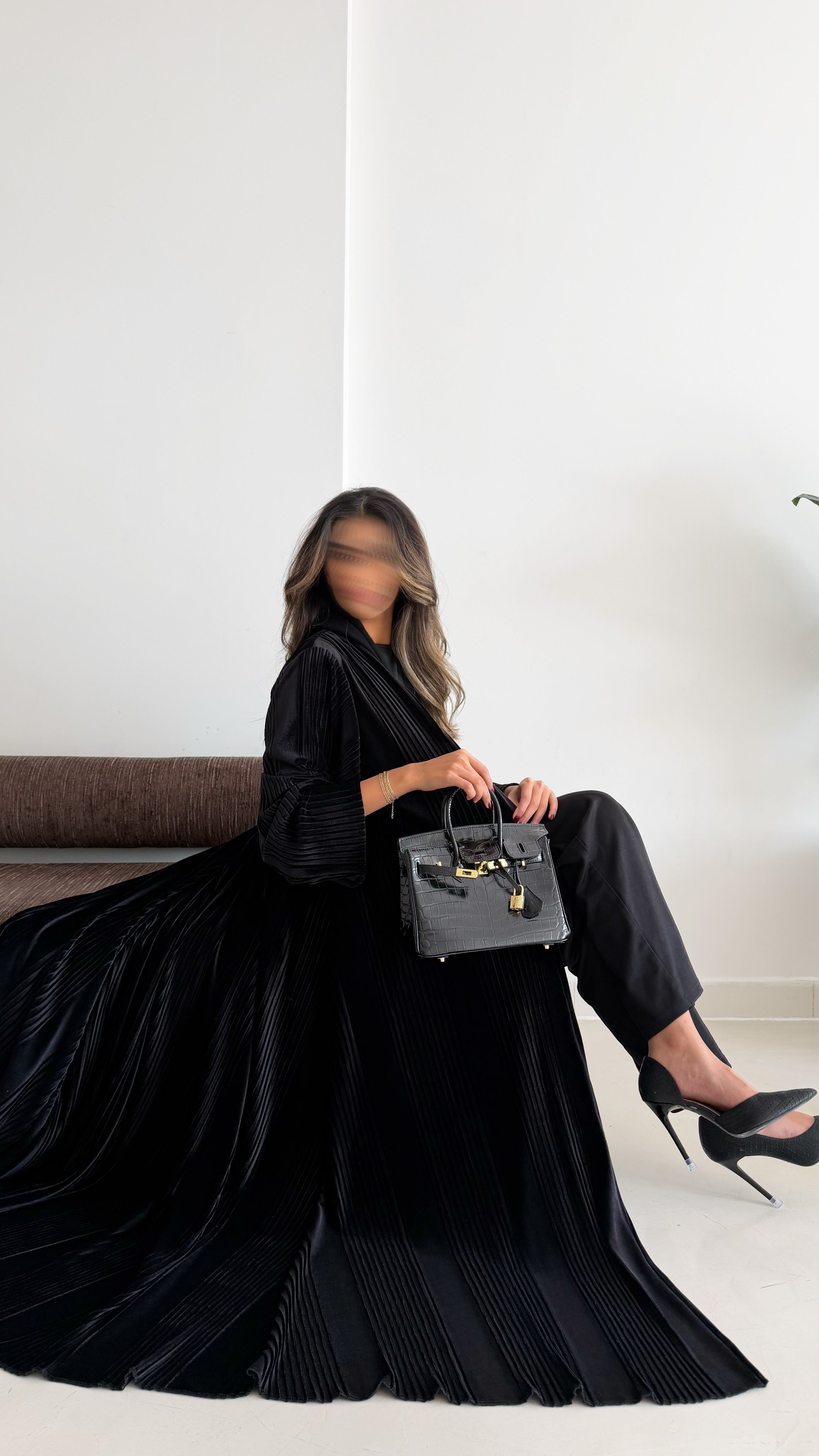 MW645 - Light Crepe Standing with Jacquard Half-Cloche