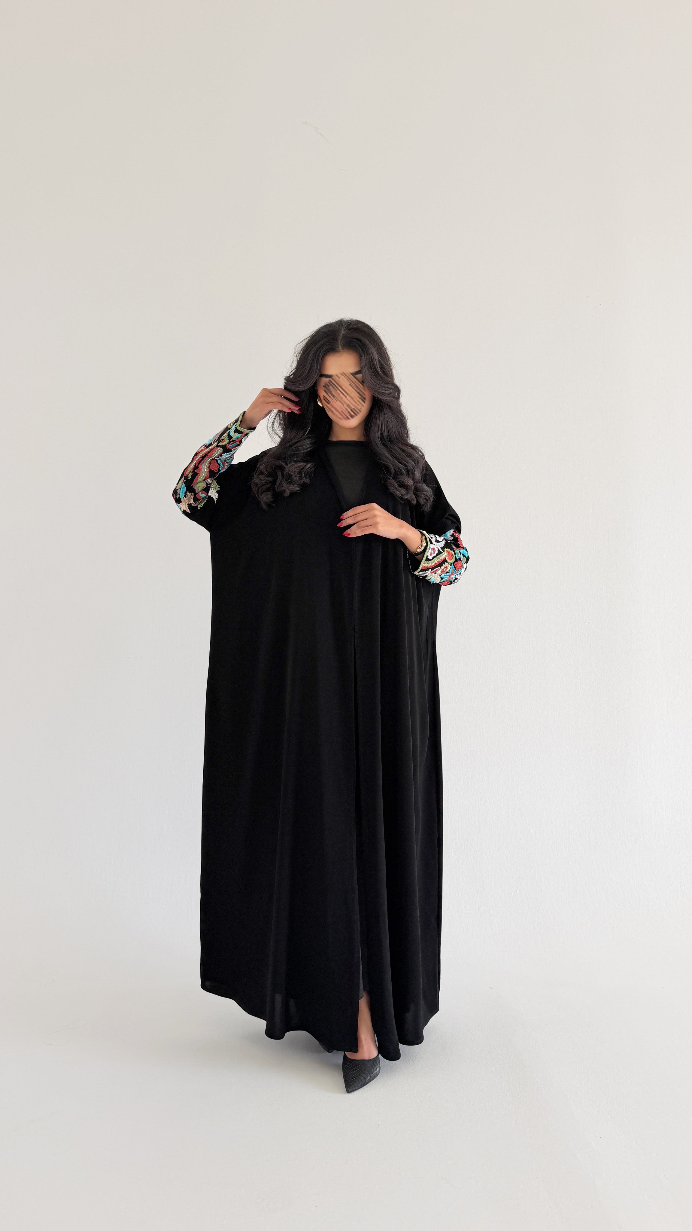 MW2036 - عباية ملكي بقصه البشت مع اضافة شغل اليد بالاكمام - Aya