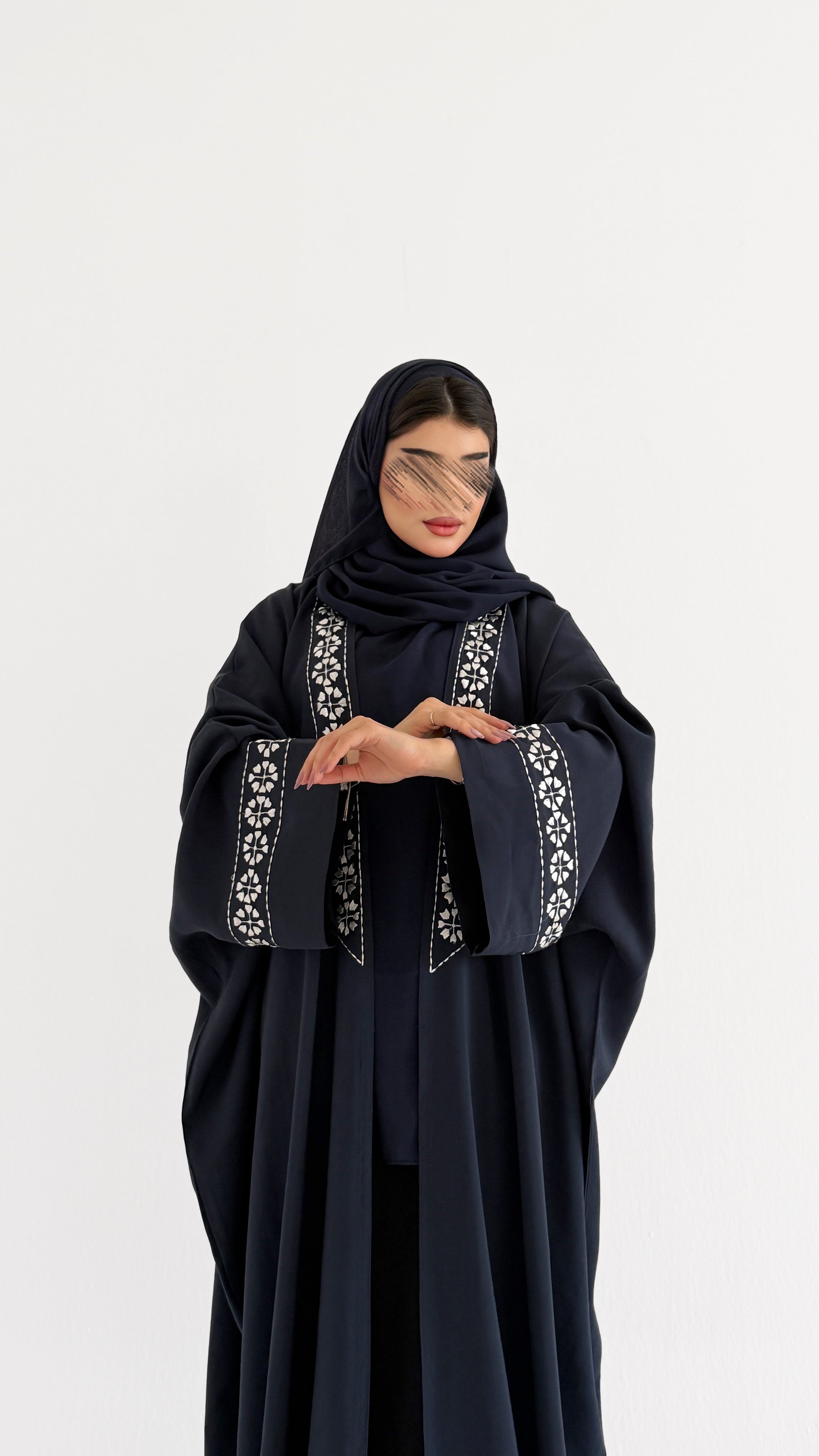 MW2100 - عبايه حرير مغسول انيقه بقصه نص بشت عصرية - Aya