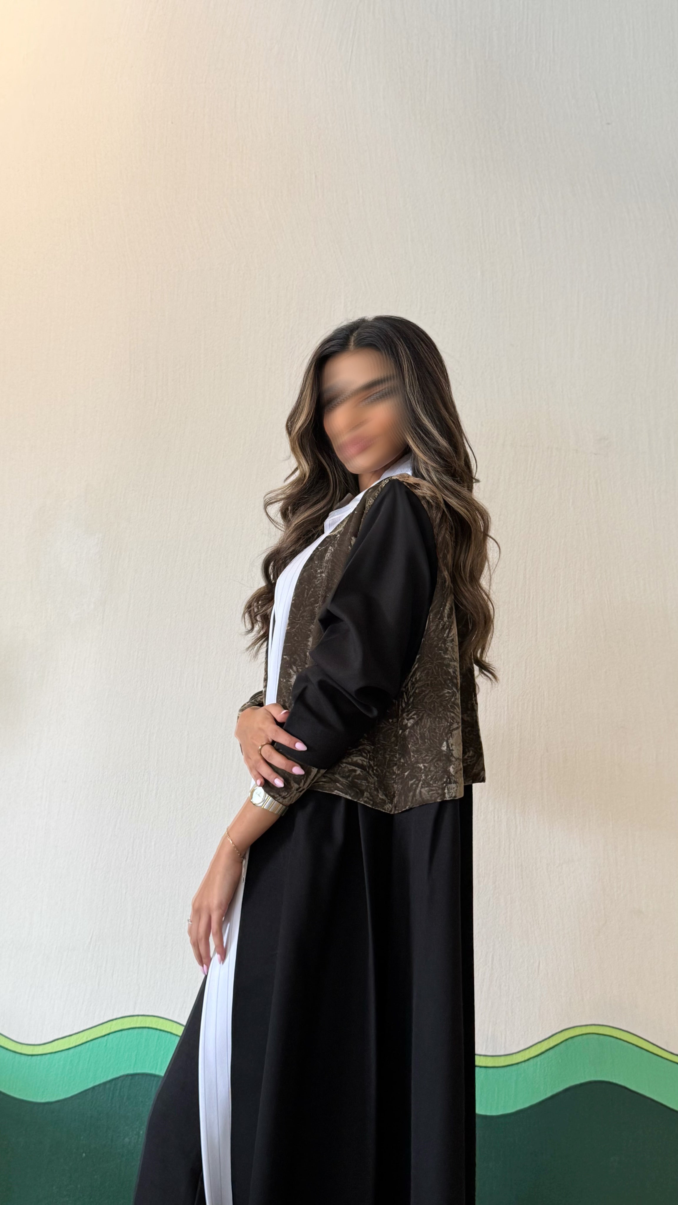 MW1743 - عباية بثلاث خامات بشكل سديري - Aya