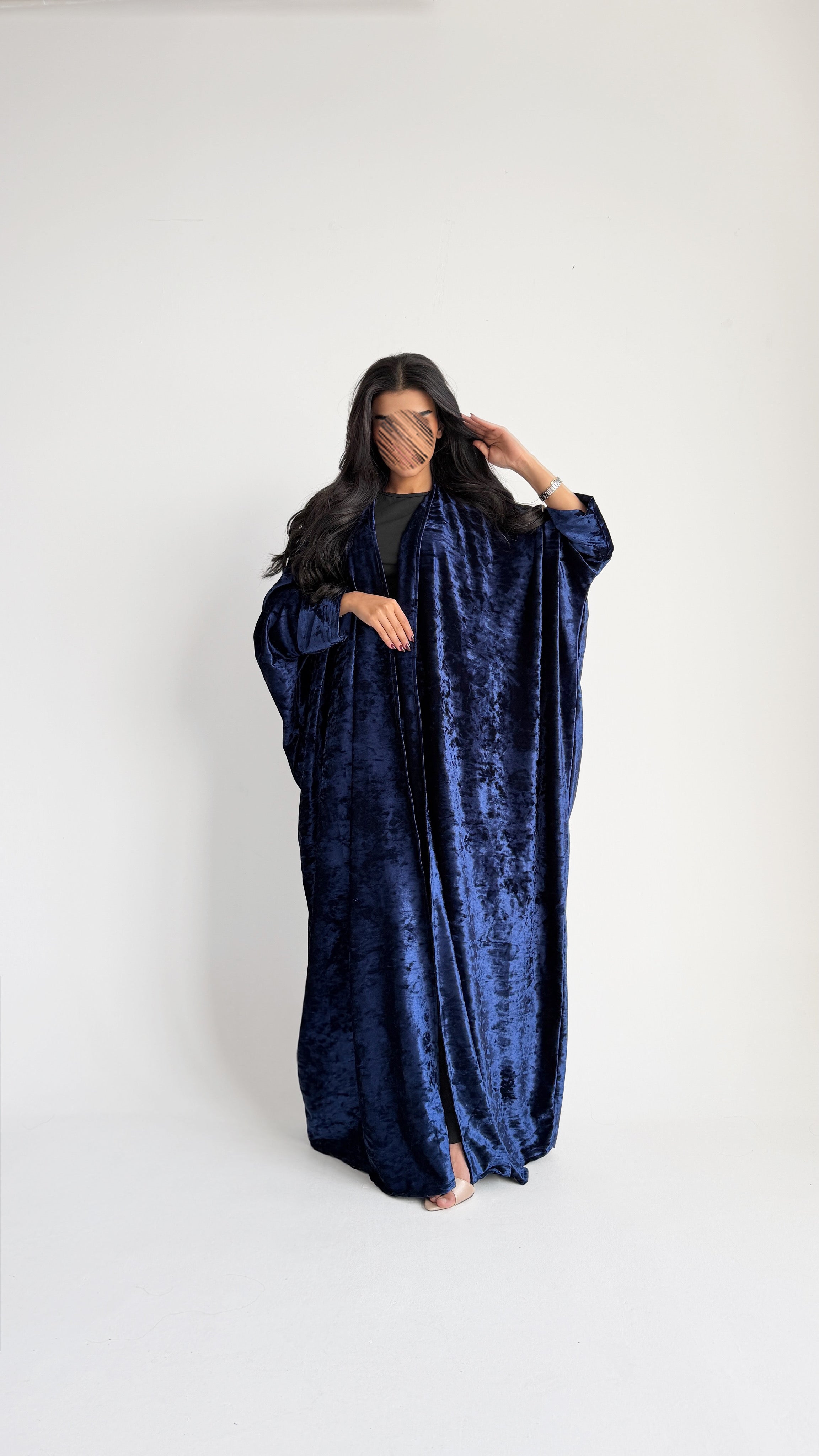 MW1828 - عباية مخمل - Aya