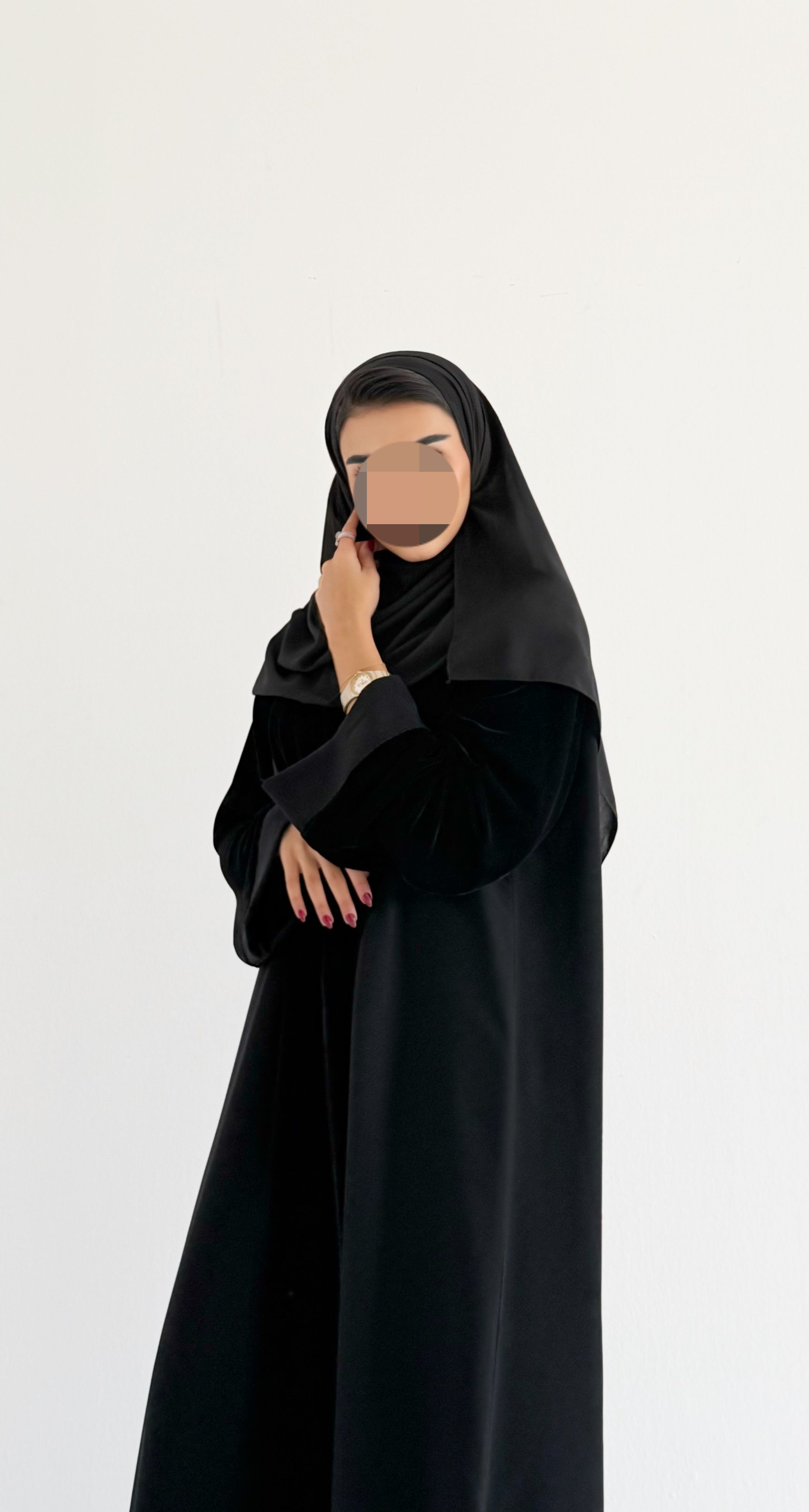 MWE914 - عباية سوداء كريب مخمل قصة كلوش