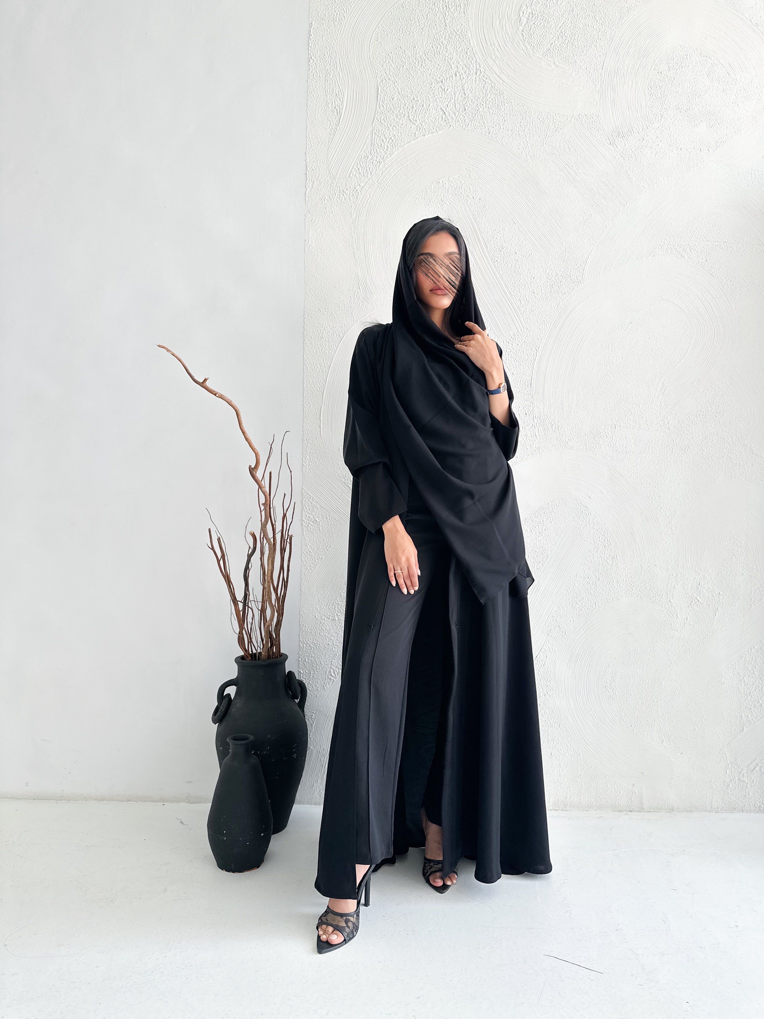 MW1428 -عباية سادة من الكريب الناعم - Aya