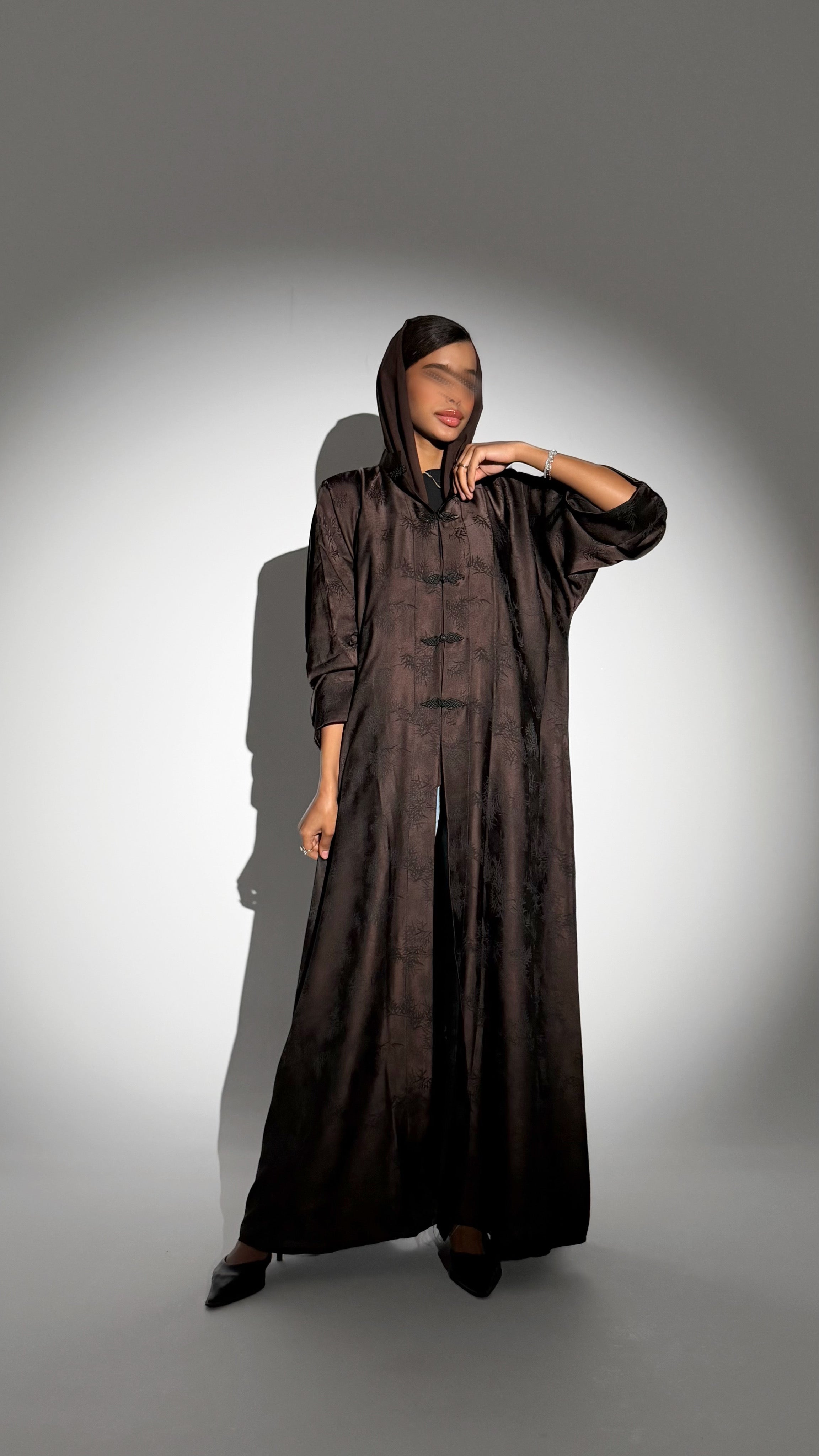 MW645 - Light Crepe Standing with Jacquard Half-Cloche