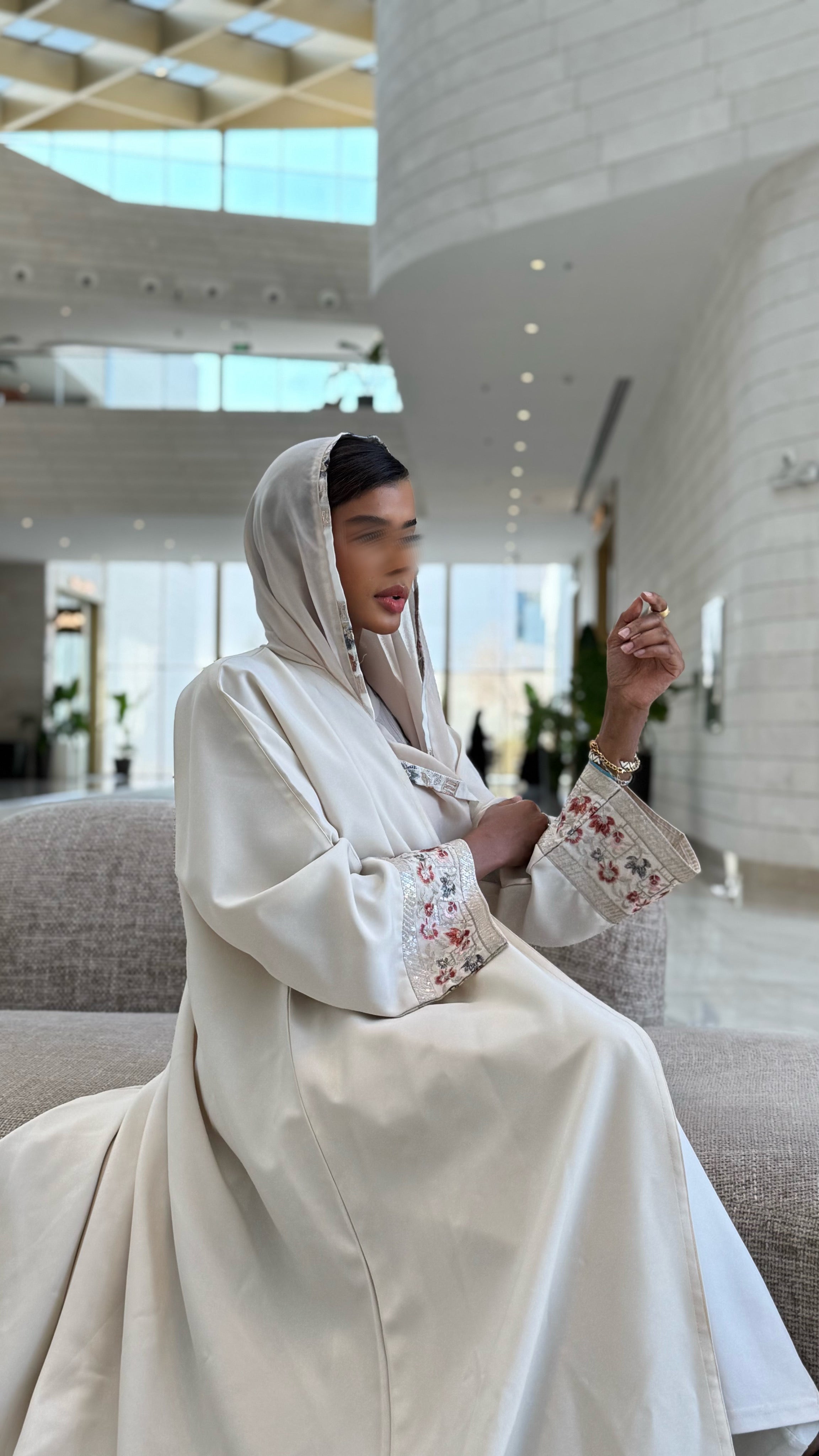 MW7961 - لمار مع كلفة نص كلوش